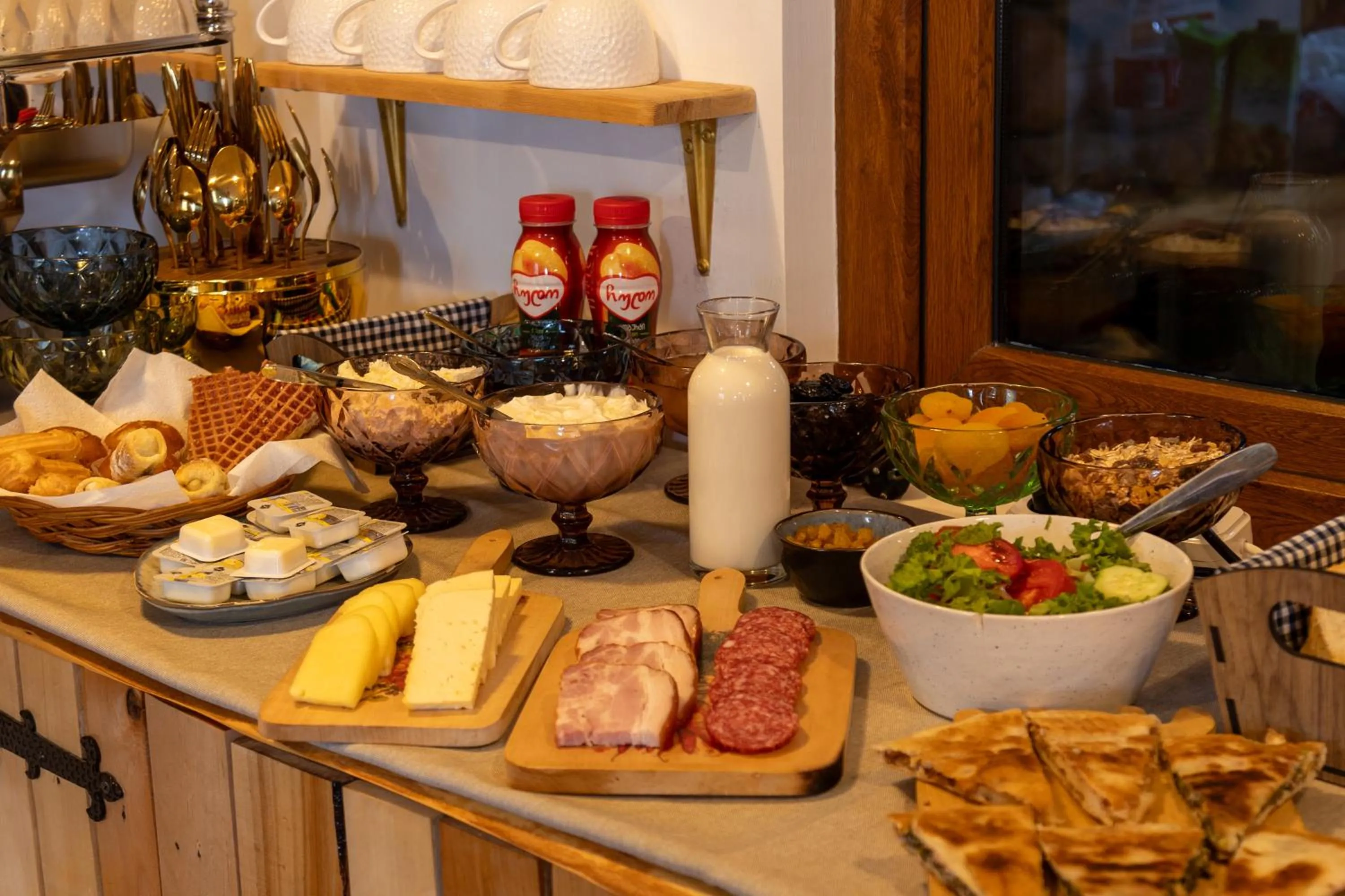 Food and drinks in Mood Hotel Kazbegi