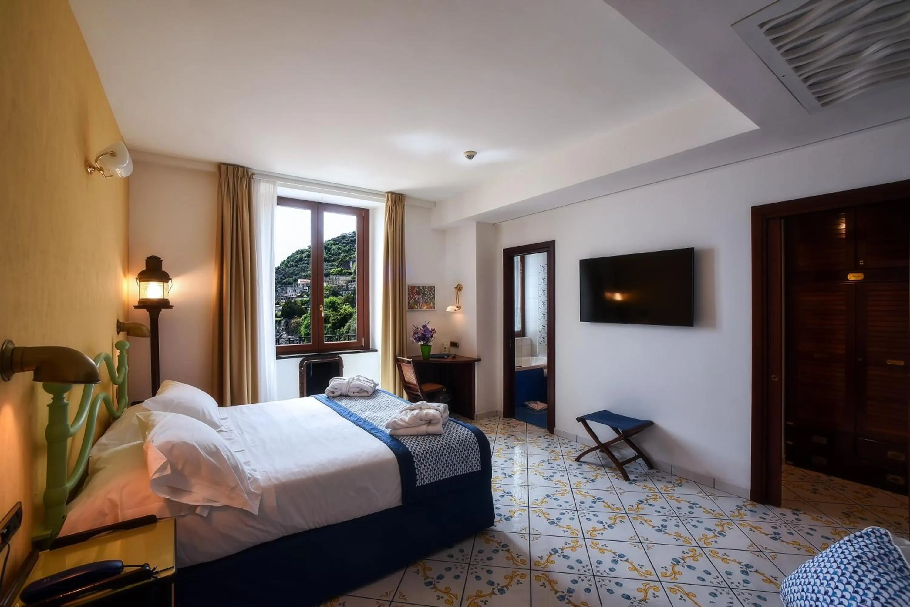 Photo of the whole room, Bed in Ravello Art Hotel Marmorata
