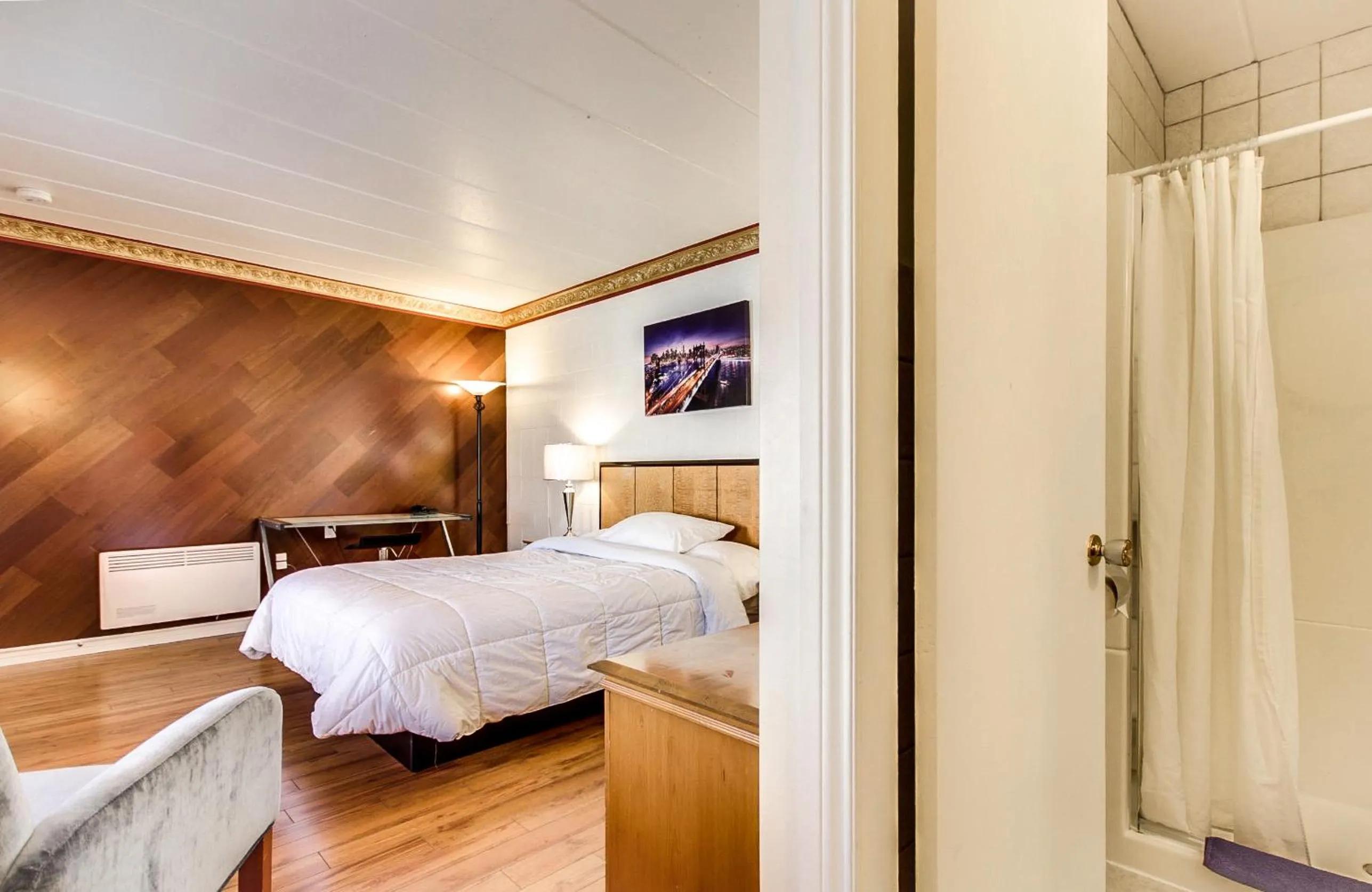 Bed in Motel Bellefeuille