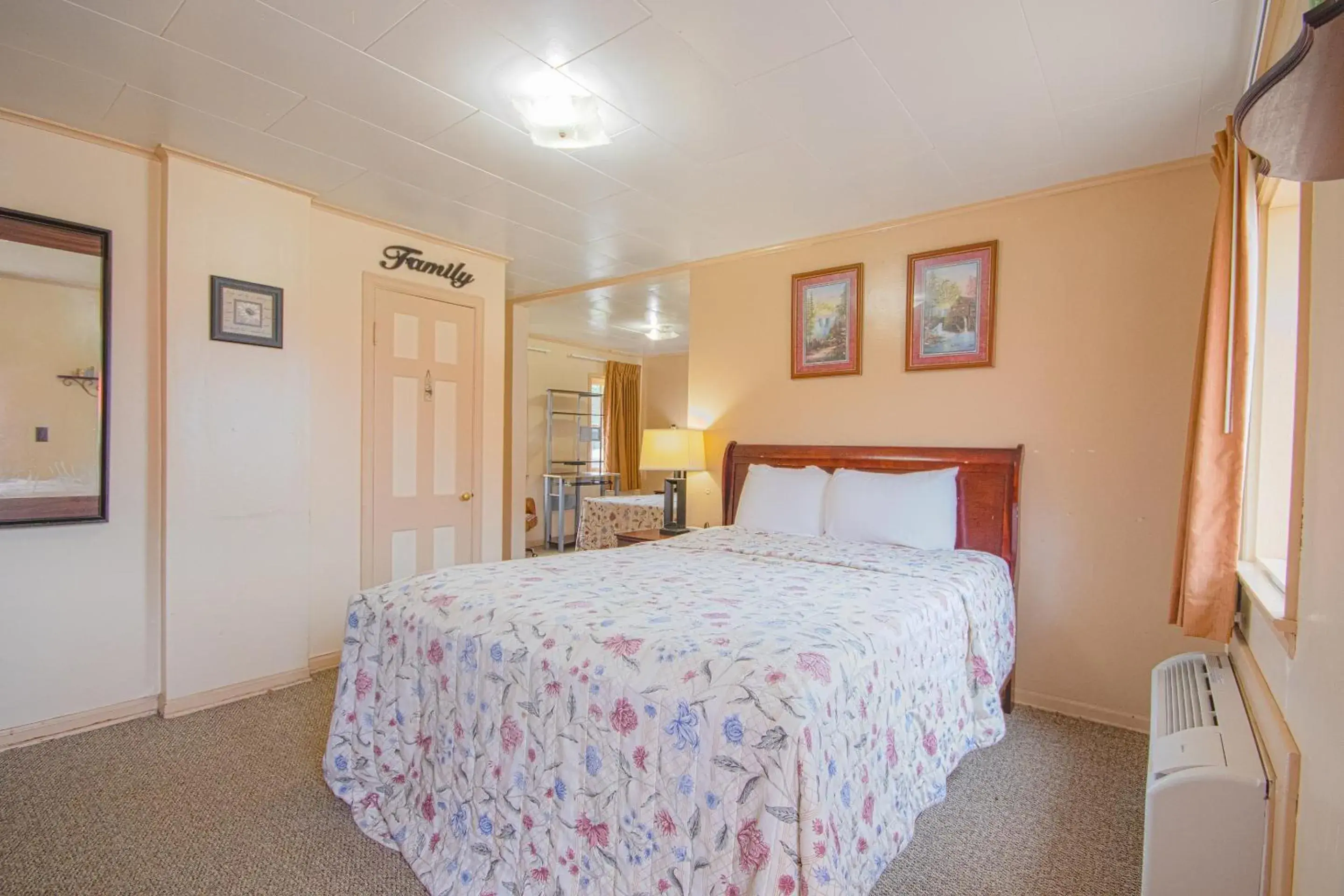 Bedroom, Bed in Sunflower Motel Hiawatha By OYO Bedroom, Bed in Sunflower Motel Hiawatha By OYO