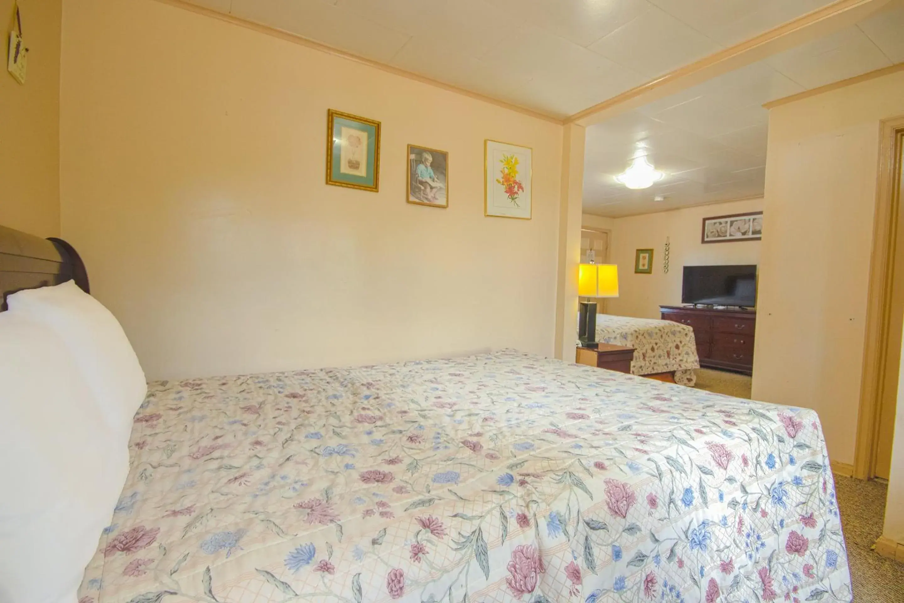 Bedroom, Bed in Sunflower Motel Hiawatha By OYO Bedroom, Bed in Sunflower Motel Hiawatha By OYO