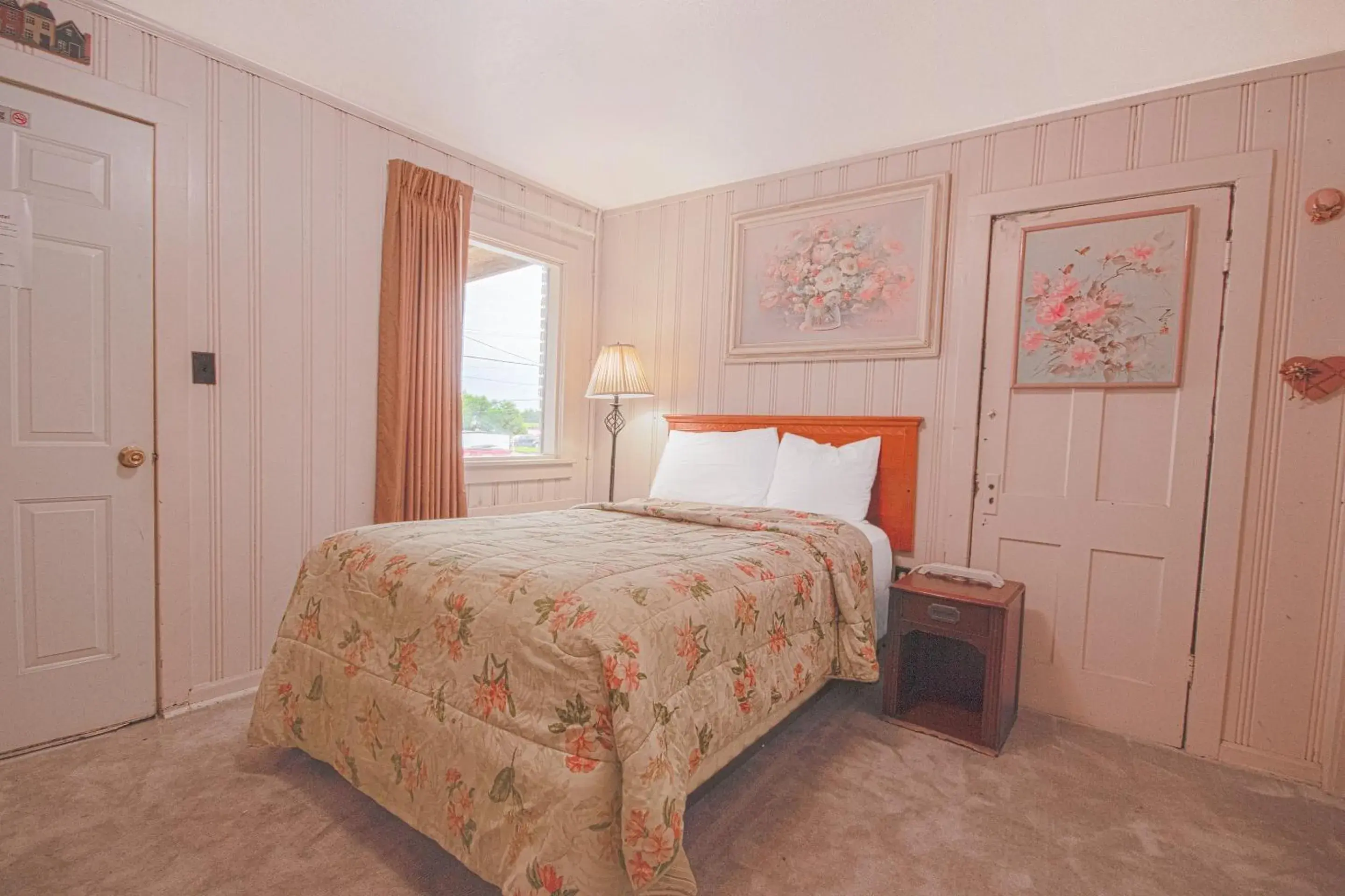 Bedroom, Bed in Sunflower Motel Hiawatha By OYO Bedroom, Bed in Sunflower Motel Hiawatha By OYO