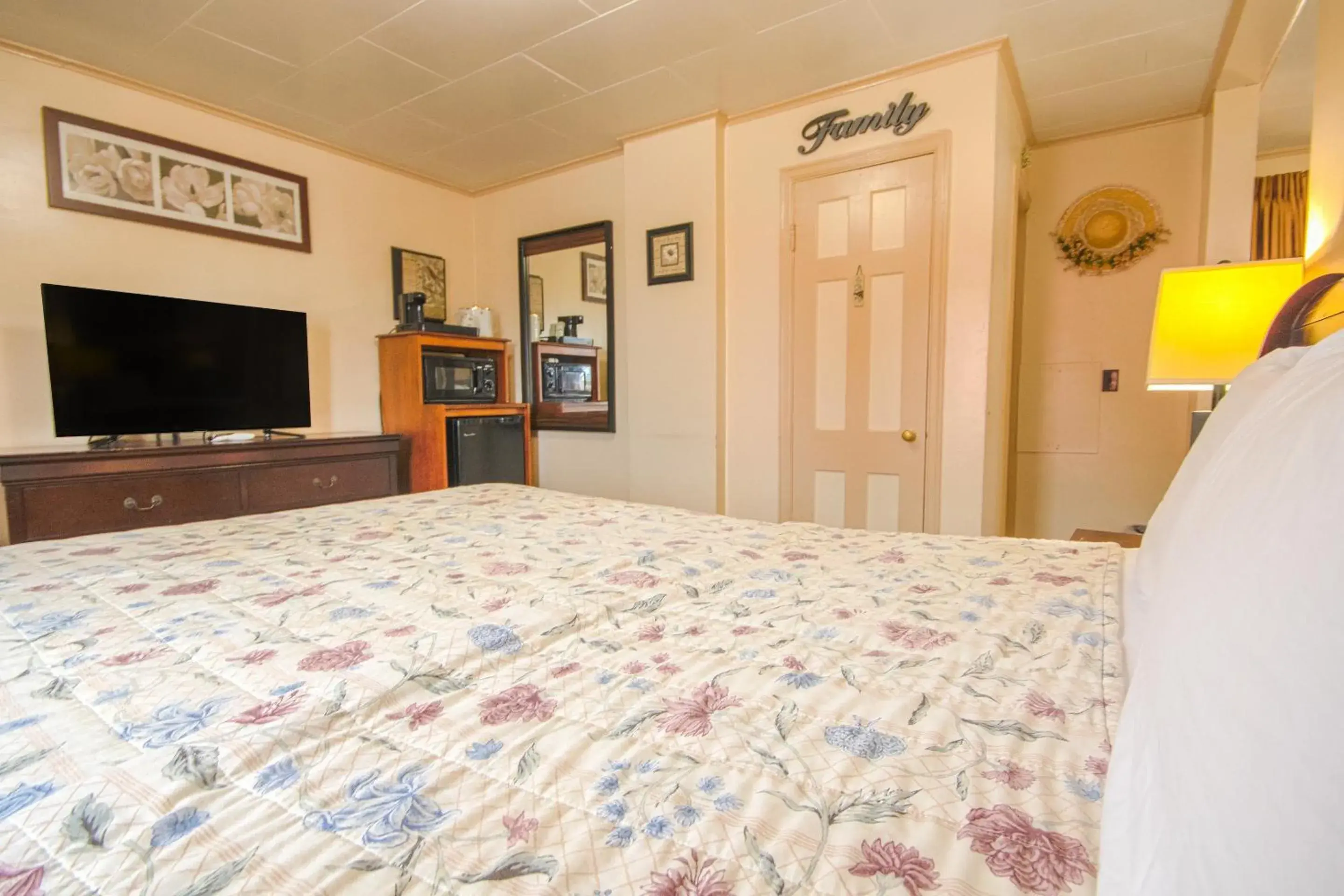 Bedroom, Bed in Sunflower Motel Hiawatha By OYO Bedroom, Bed in Sunflower Motel Hiawatha By OYO