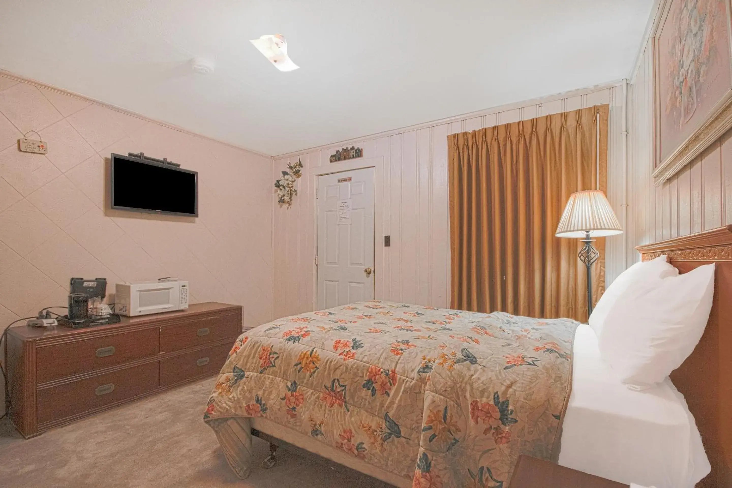 Bedroom, Bed in Sunflower Motel Hiawatha By OYO Bedroom, Bed in Sunflower Motel Hiawatha By OYO