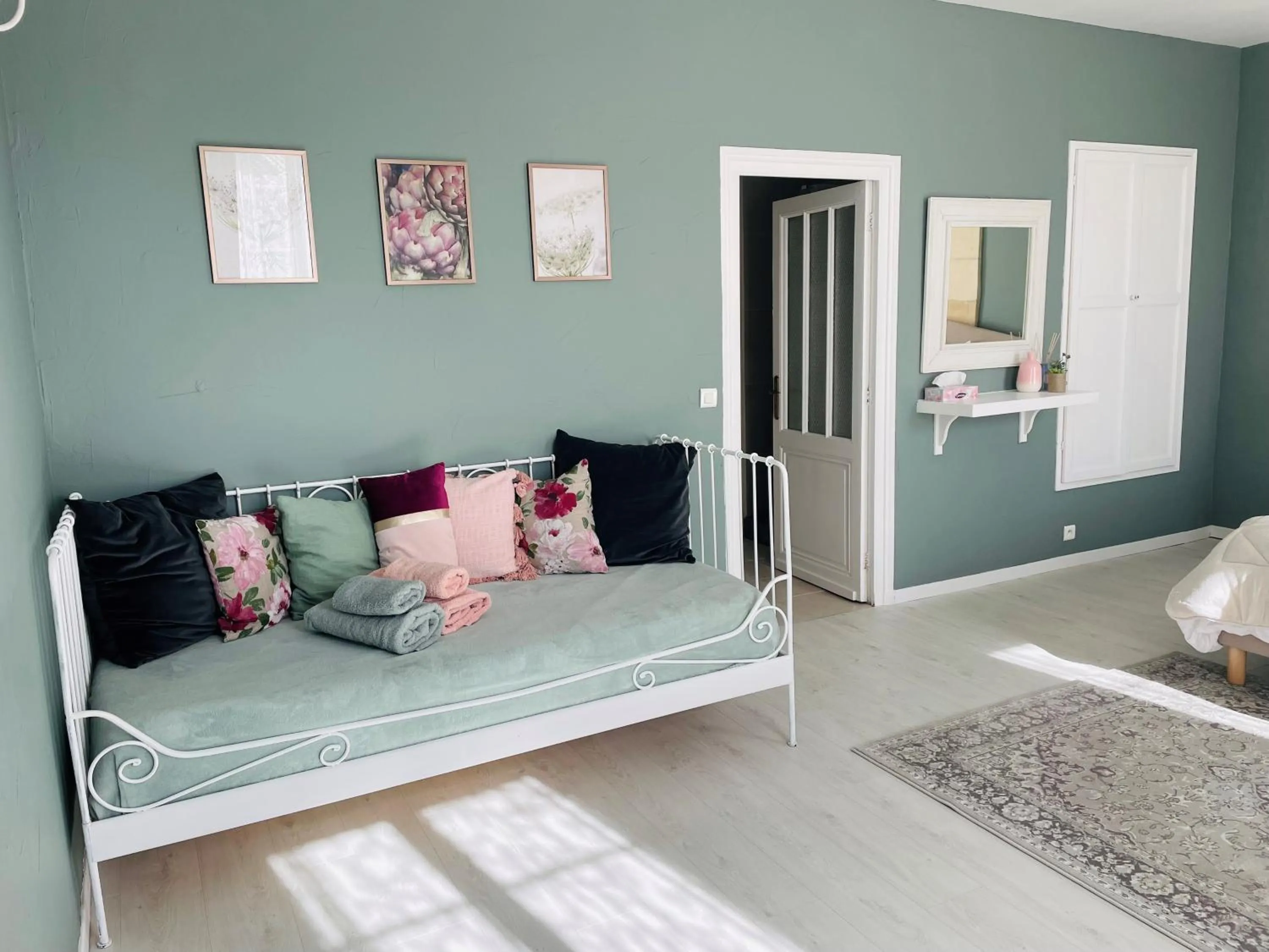 Bedroom, Bed in La Vigne d'Or