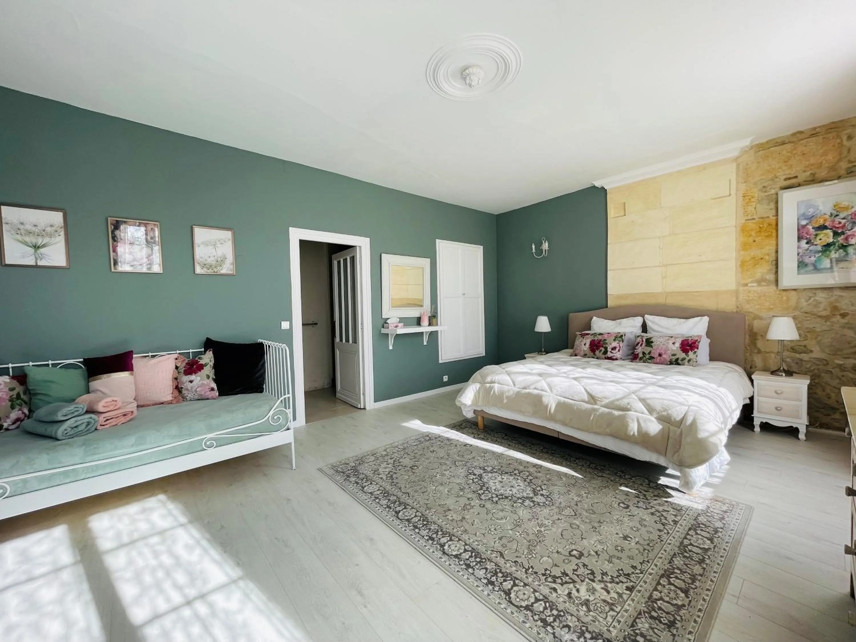 Bedroom, Bed in La Vigne d'Or