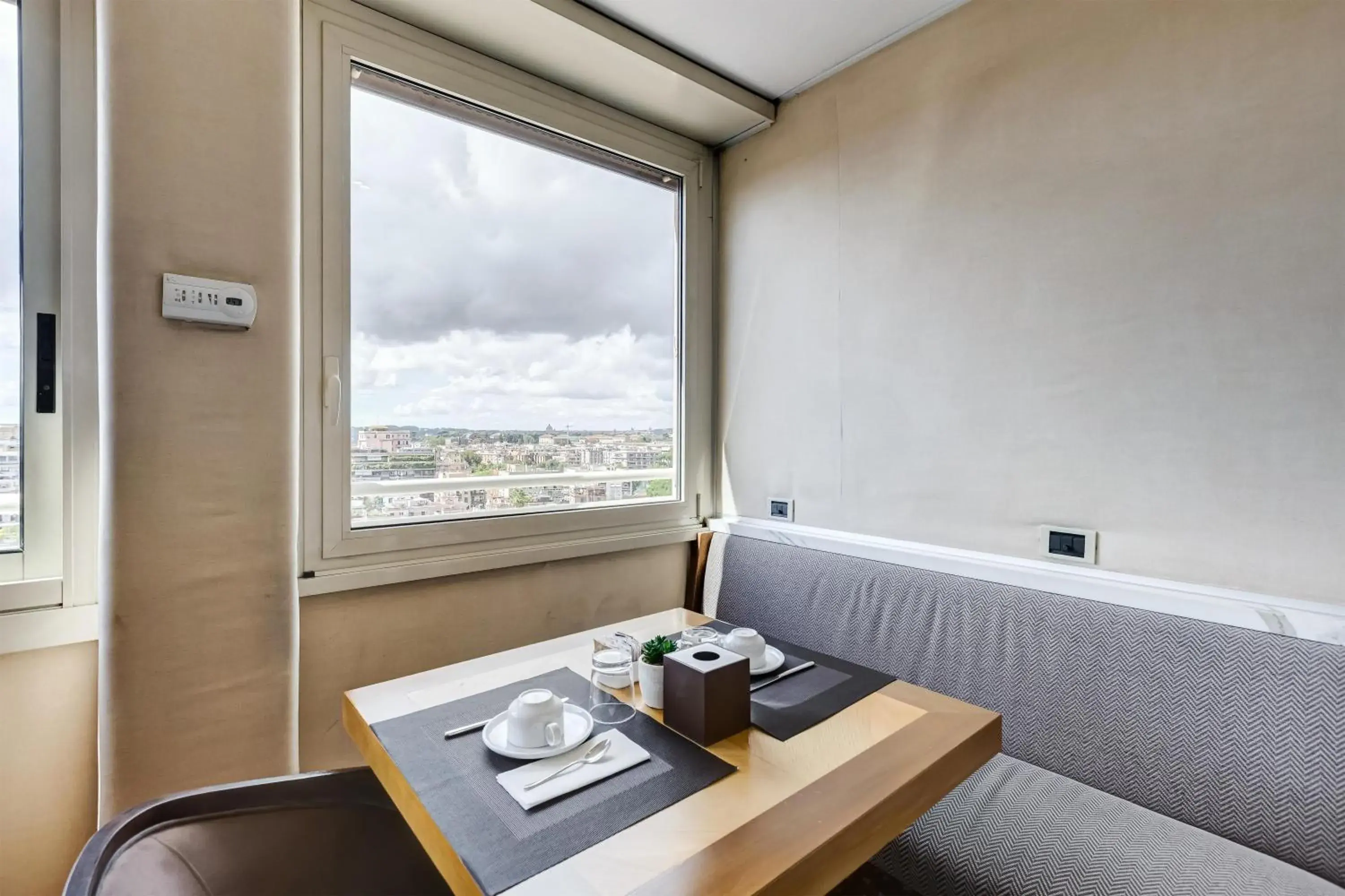 Lounge or bar in Best Western Hotel Piccadilly Lounge or bar in Best Western Hotel Piccadilly