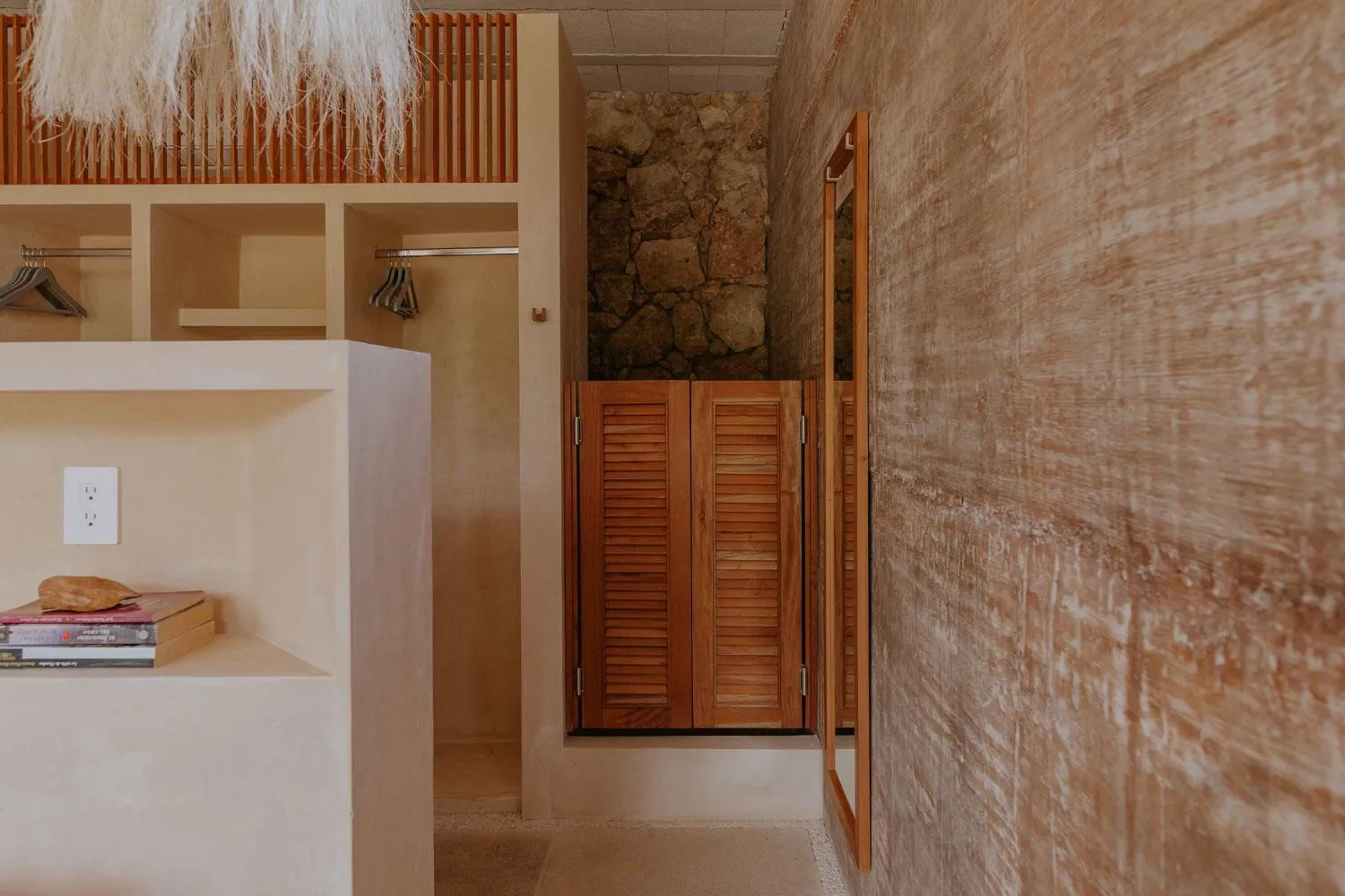 Photo of the whole room in Galopina