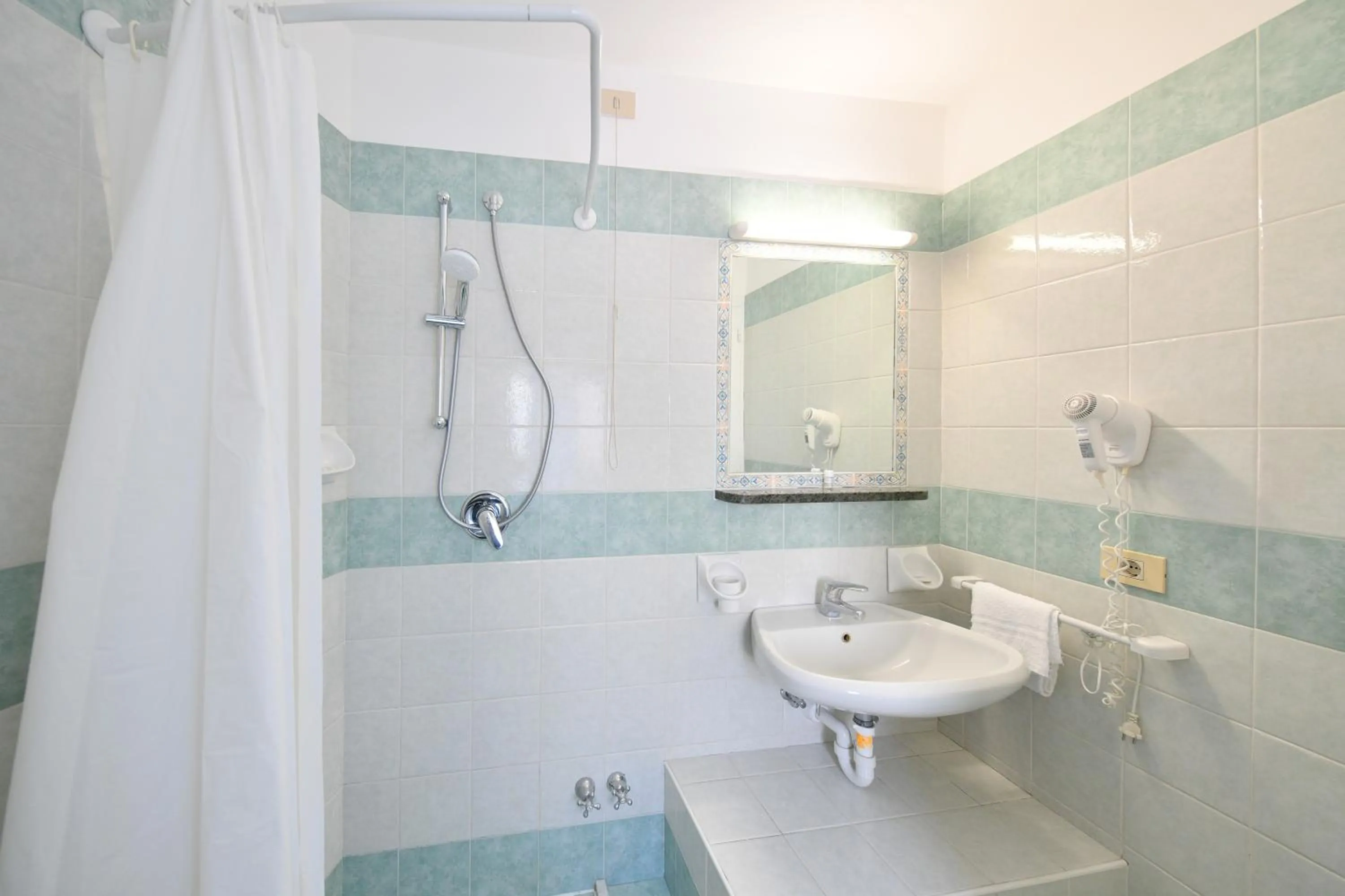 Bathroom in Hotel Noris