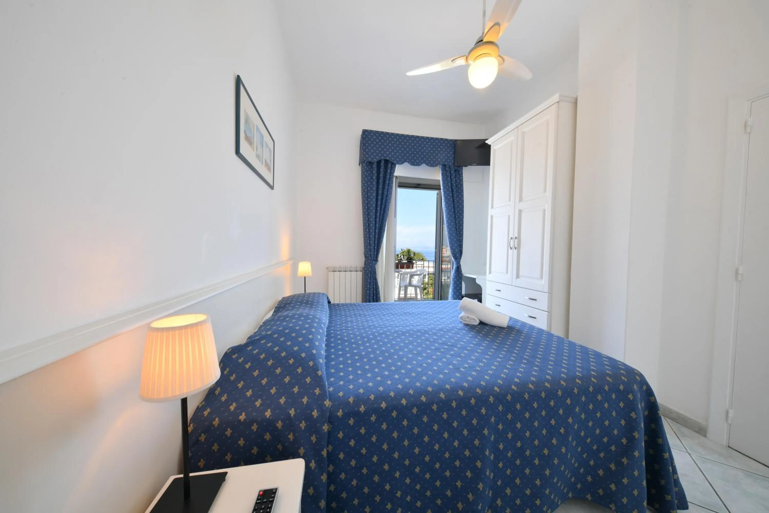 Photo of the whole room, Bed in Hotel Noris