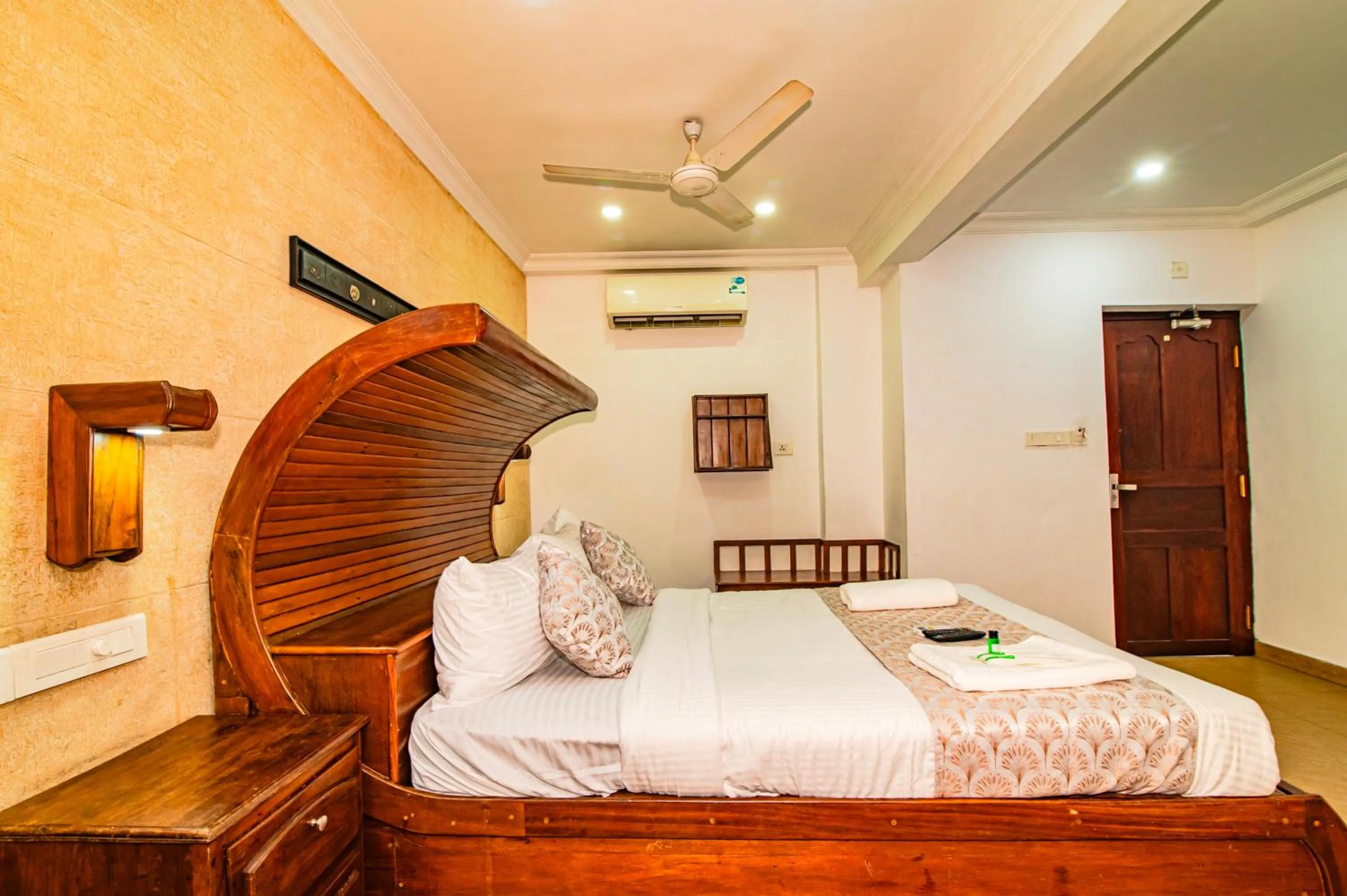 Bed in Hotel Mart View