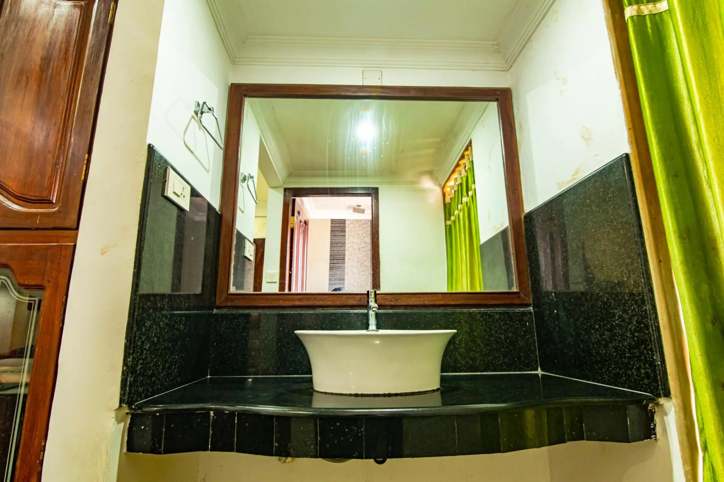Bathroom in Hotel Mart View