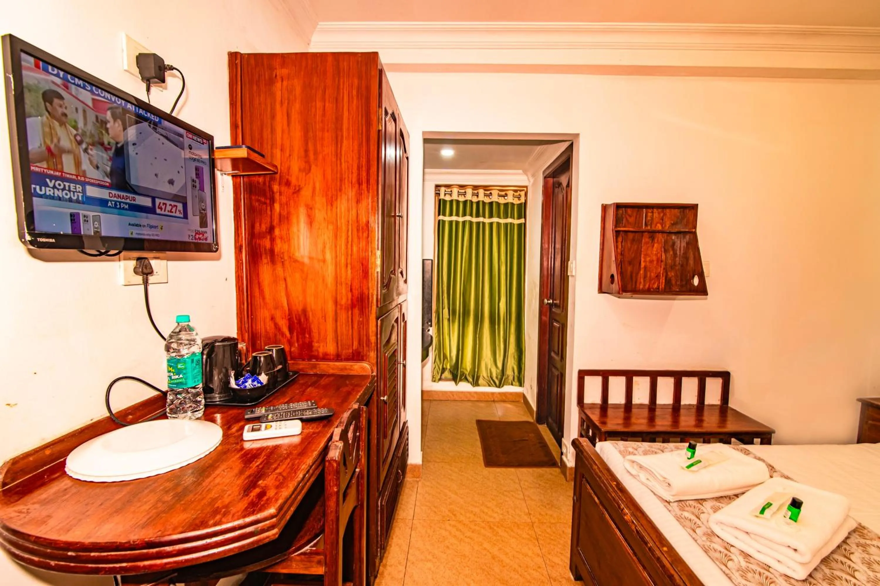 Bedroom, Bed in Hotel Mart View