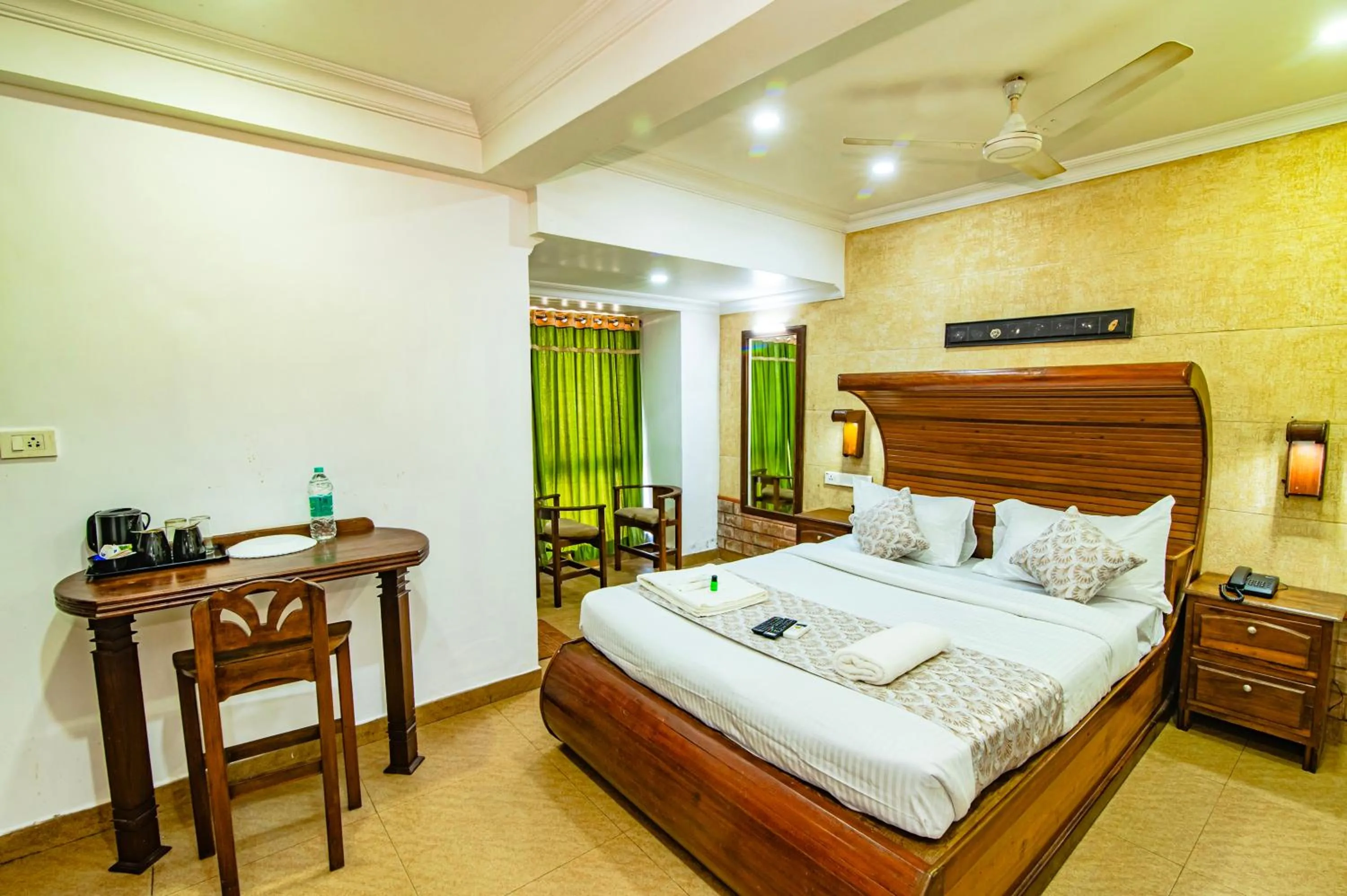 Photo of the whole room, Bed in Hotel Mart View