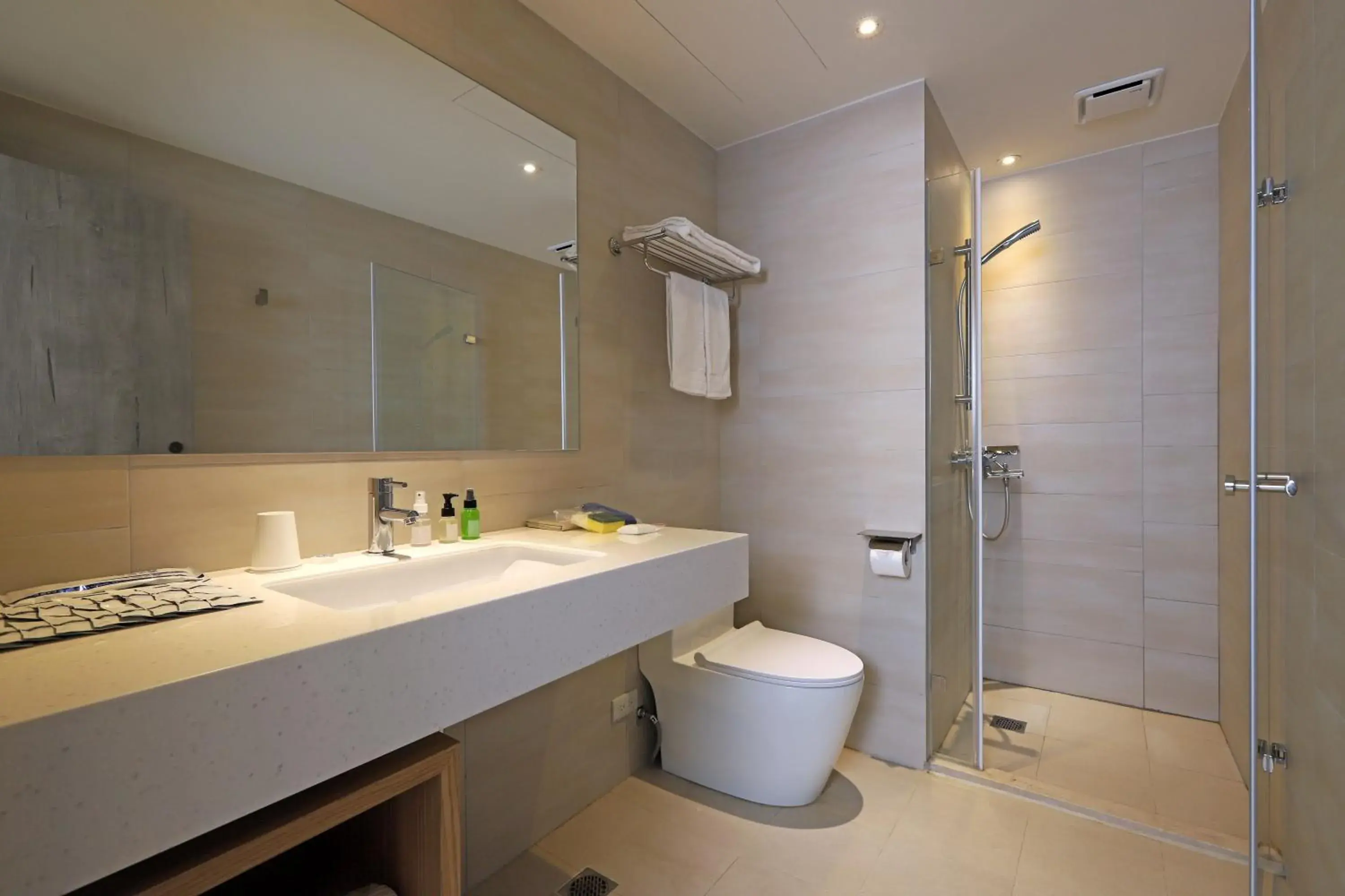 Bathroom in Dahu Park Hotel Bathroom in Dahu Park Hotel