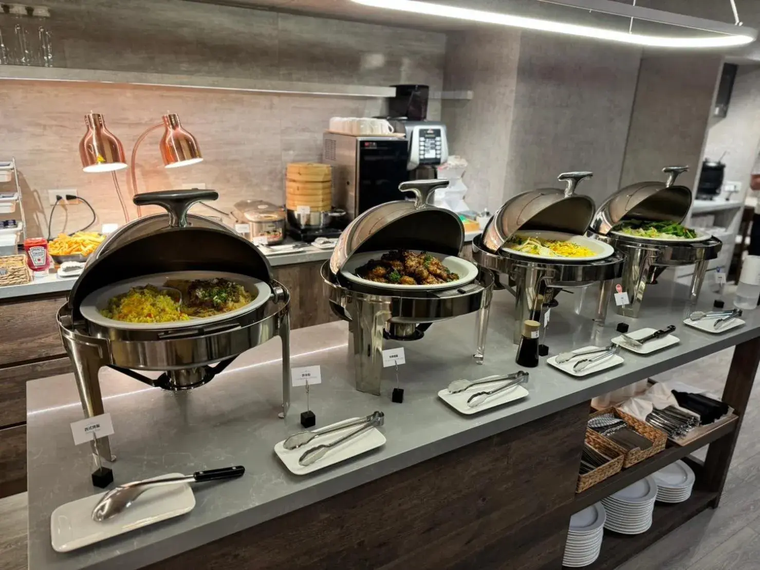 Restaurant/places to eat in Dahu Park Hotel Restaurant/places to eat in Dahu Park Hotel