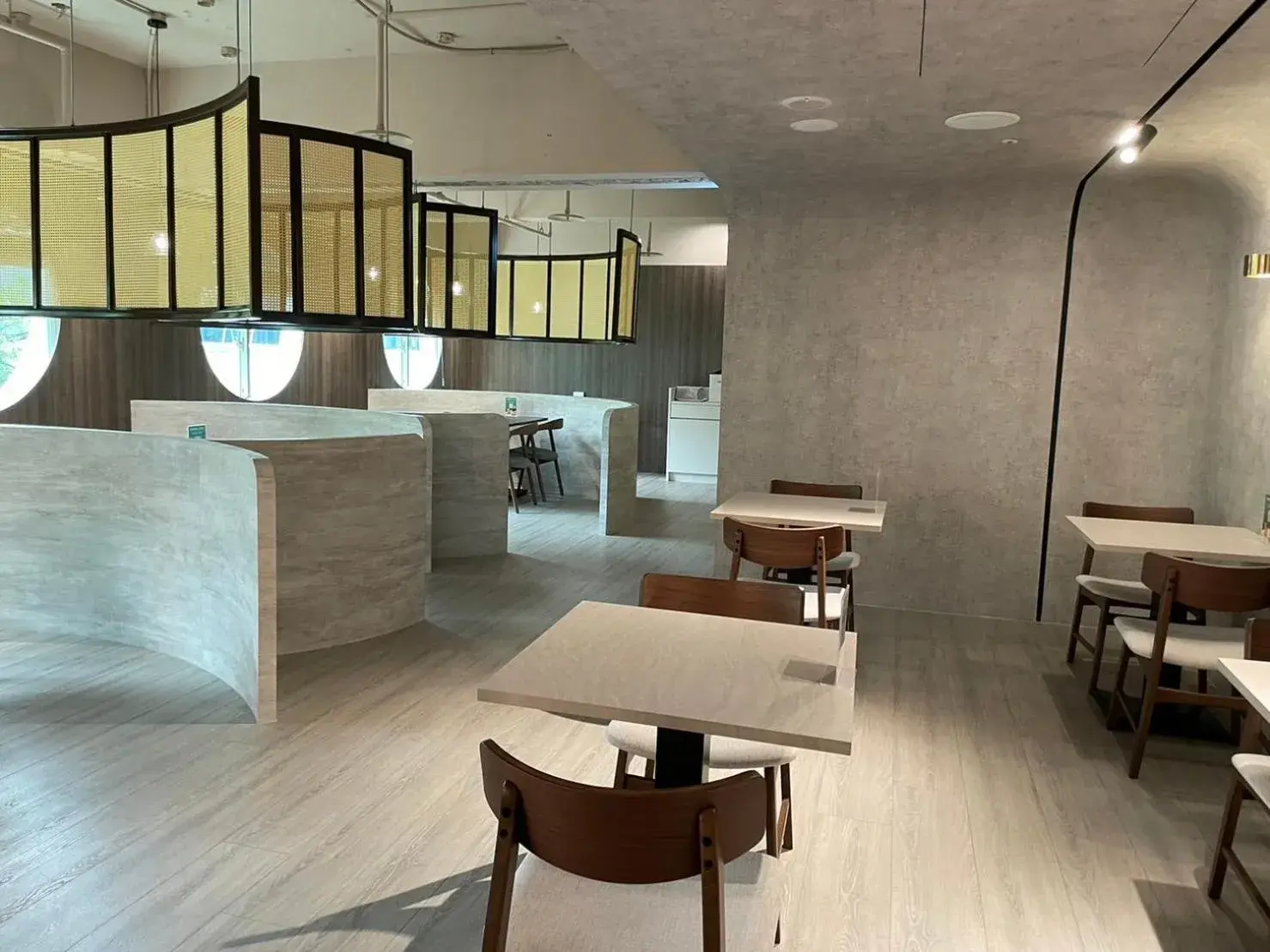 Restaurant/places to eat in Dahu Park Hotel Restaurant/places to eat in Dahu Park Hotel