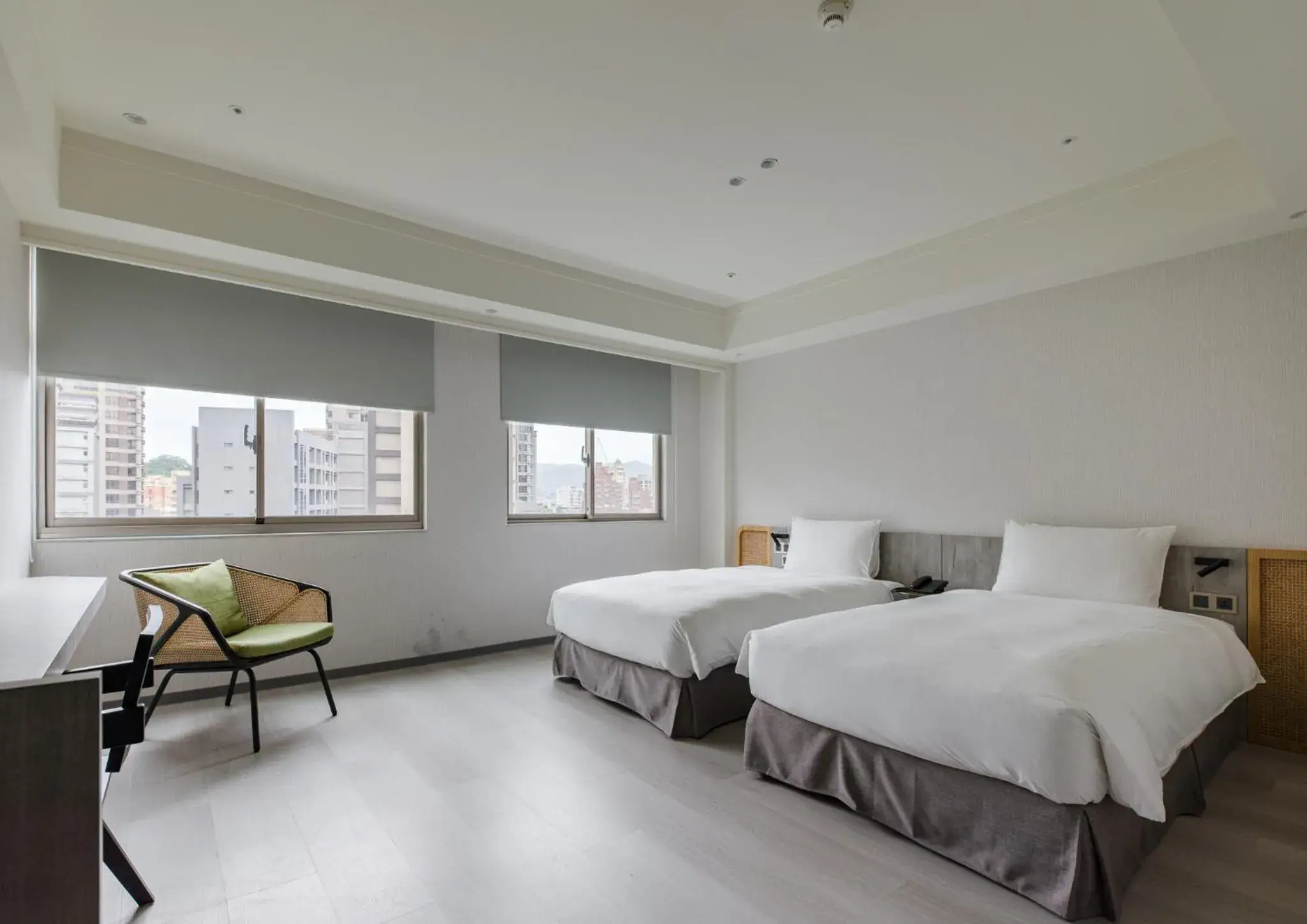 Deluxe Twin Room in Dahu Park Hotel Deluxe Twin Room in Dahu Park Hotel