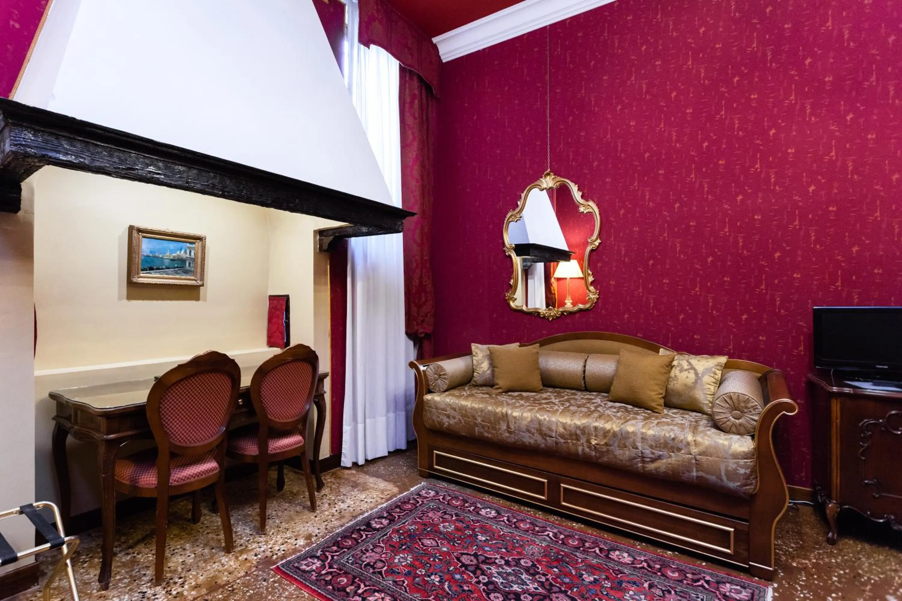 Photo of the whole room in Hotel Al Ponte Mocenigo