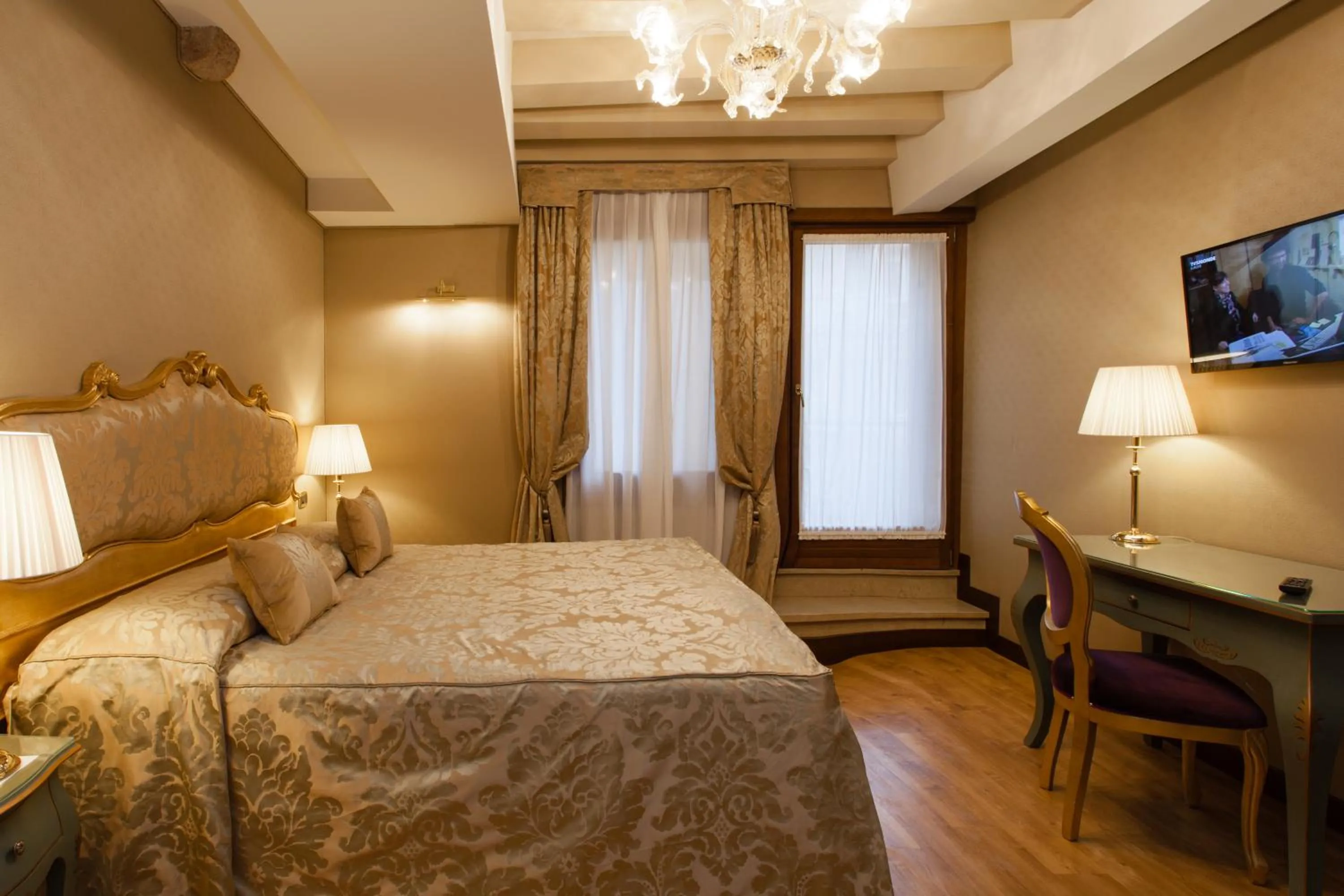 Photo of the whole room, Bed in Hotel Al Ponte Mocenigo