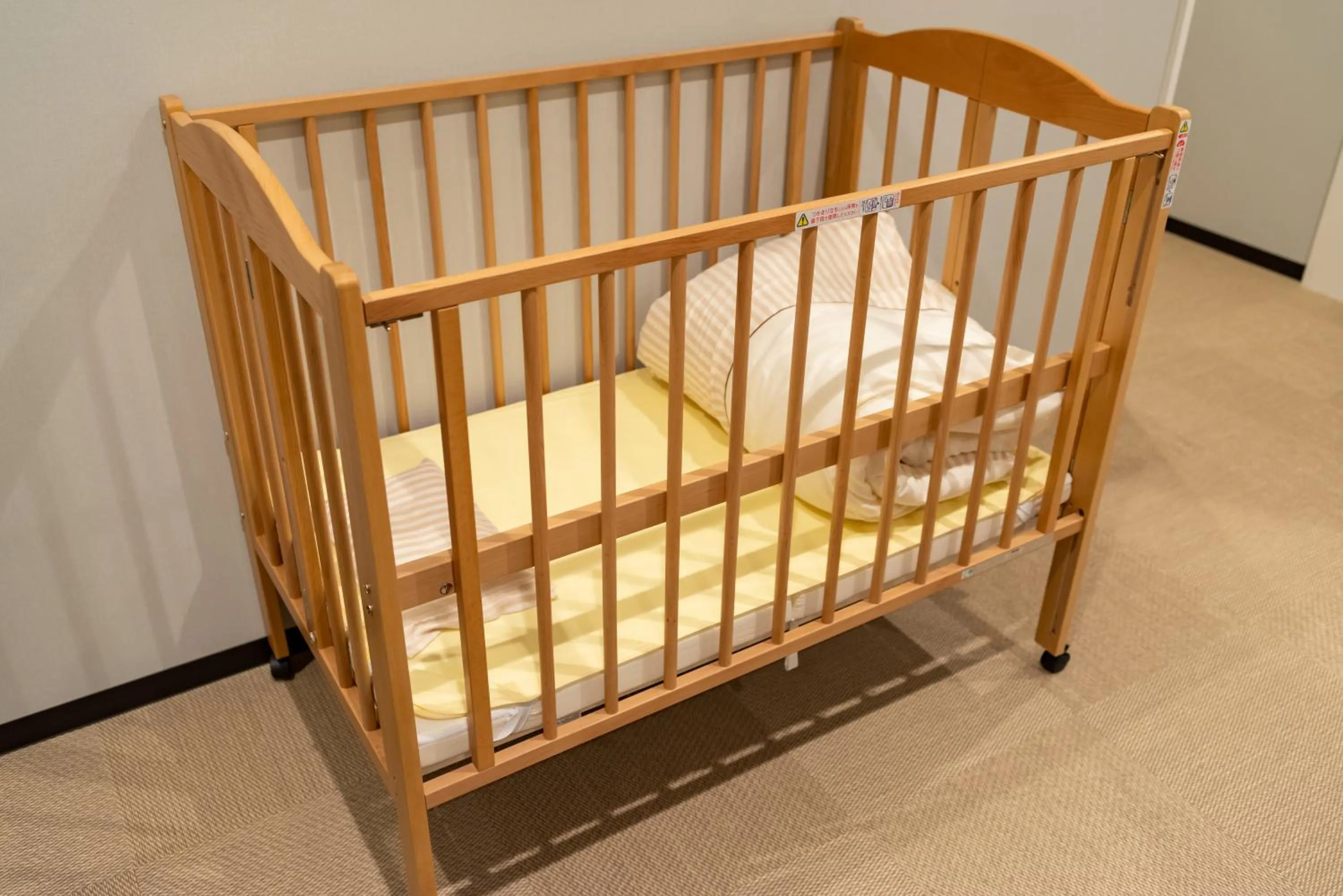 cot, Bed in KAMENOI HOTEL Okunikko