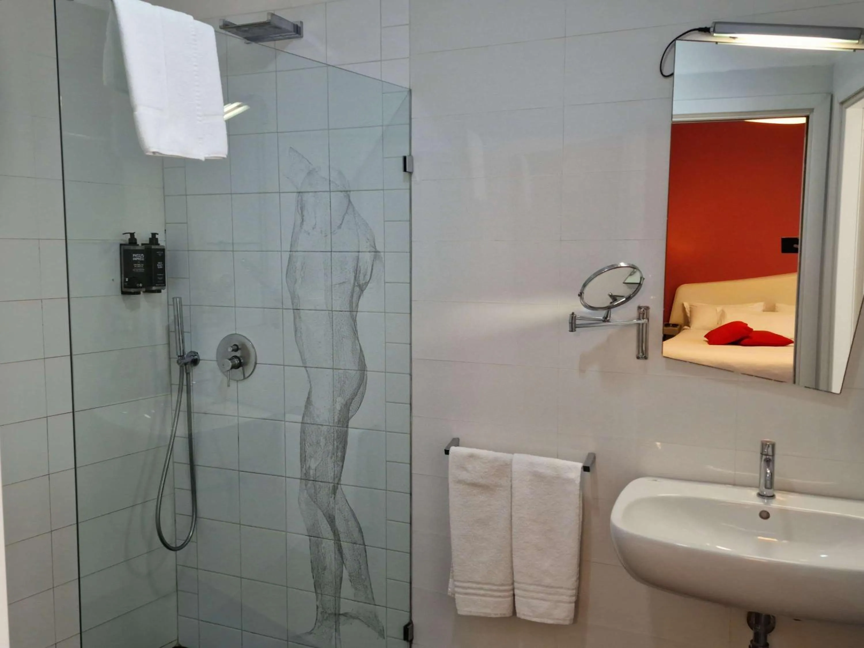 Bathroom in President Hotel Palermo