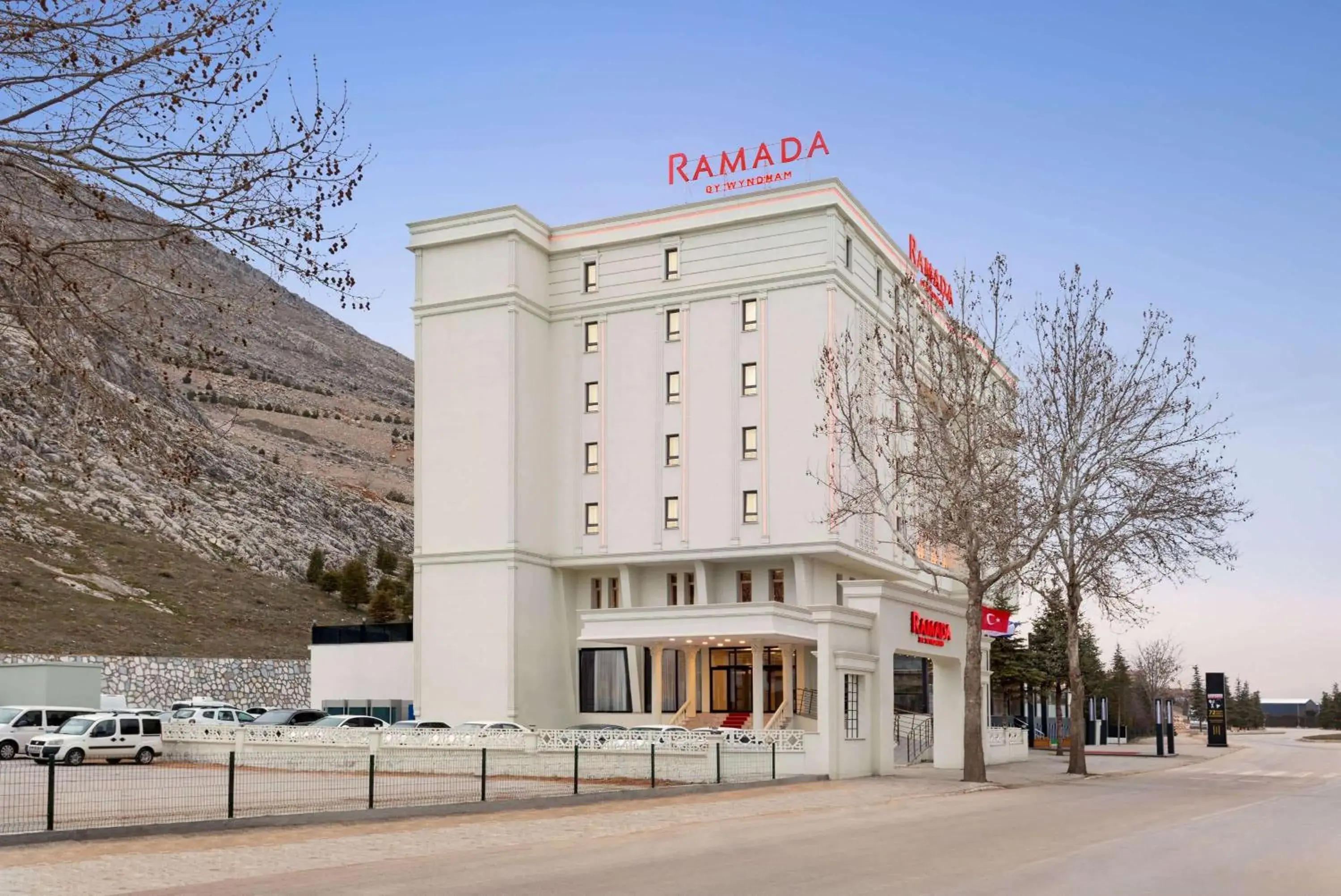 Property building in Ramada By Wyndham Elbistan Property building in Ramada By Wyndham Elbistan
