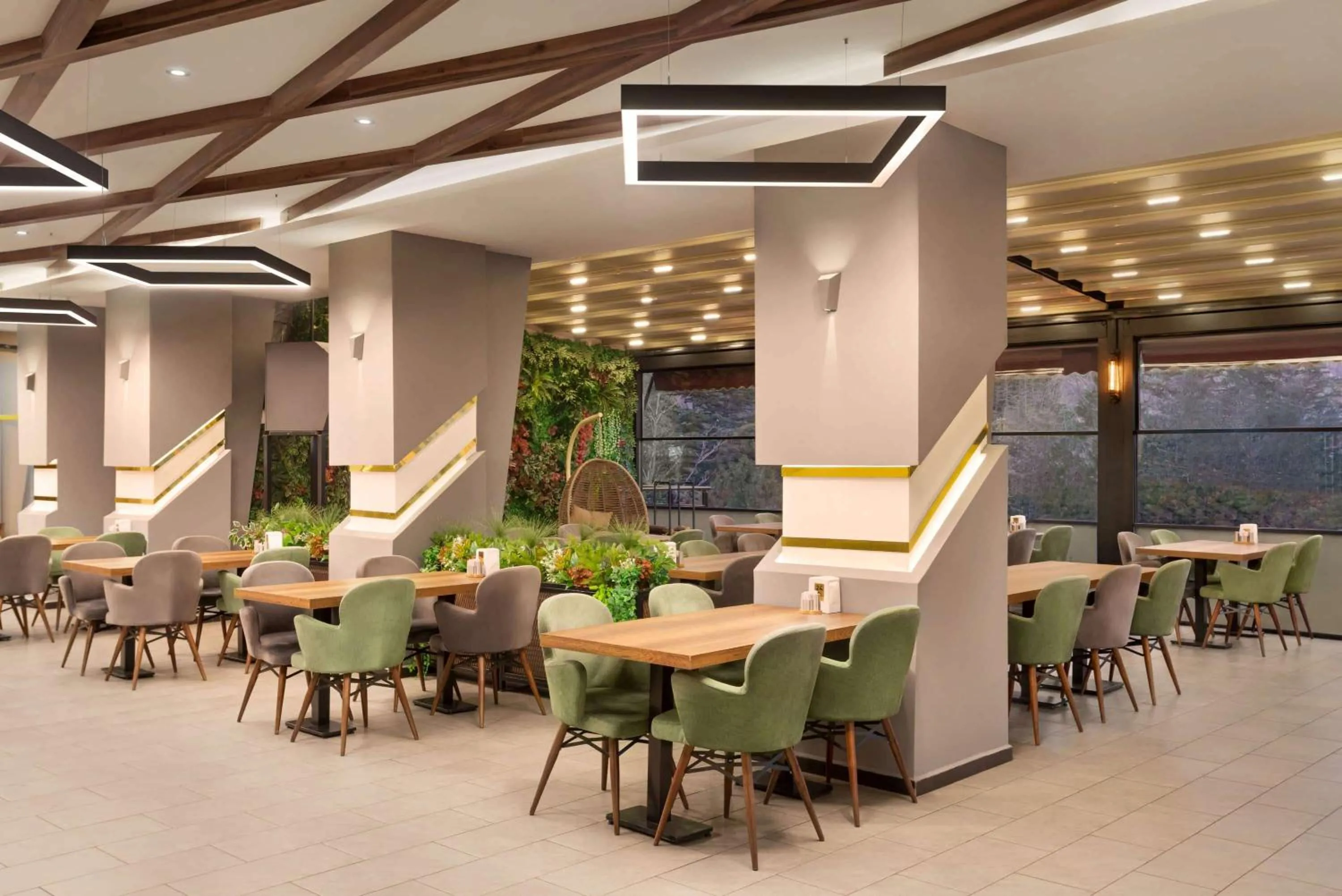 Restaurant/places to eat in Ramada By Wyndham Elbistan