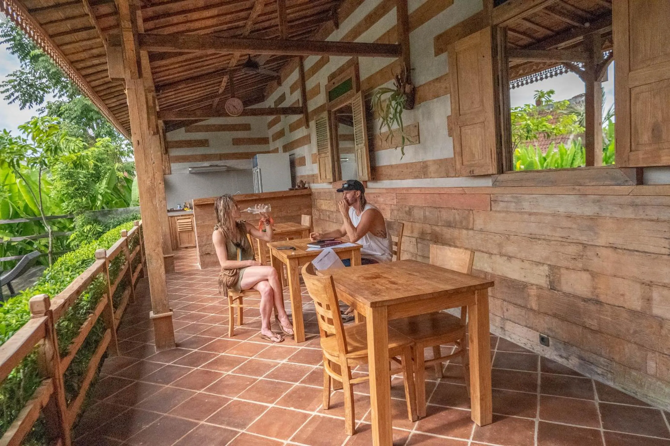 Restaurant/places to eat in Bajalo Cottage Canggu - Adults only