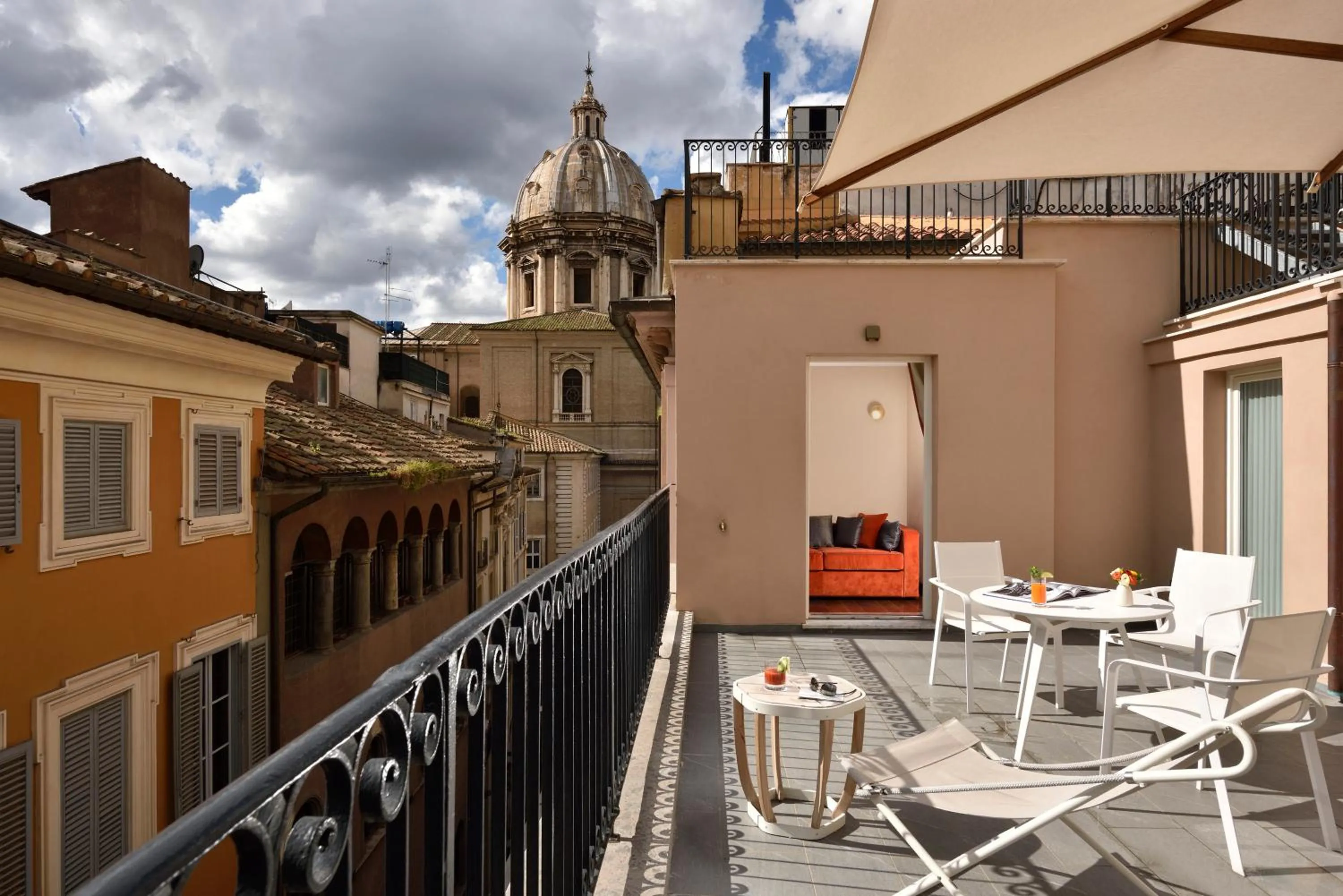 Patio in Hotel L'Orologio Roma - WTB Hotels