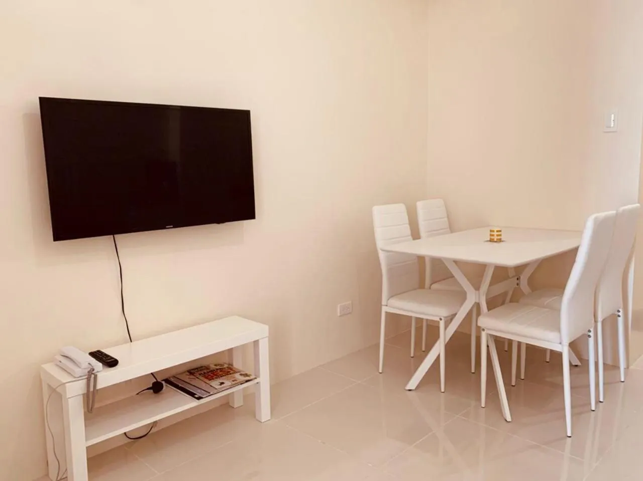 TV and multimedia in SMDC Wind Residences Tagaytay by Cris