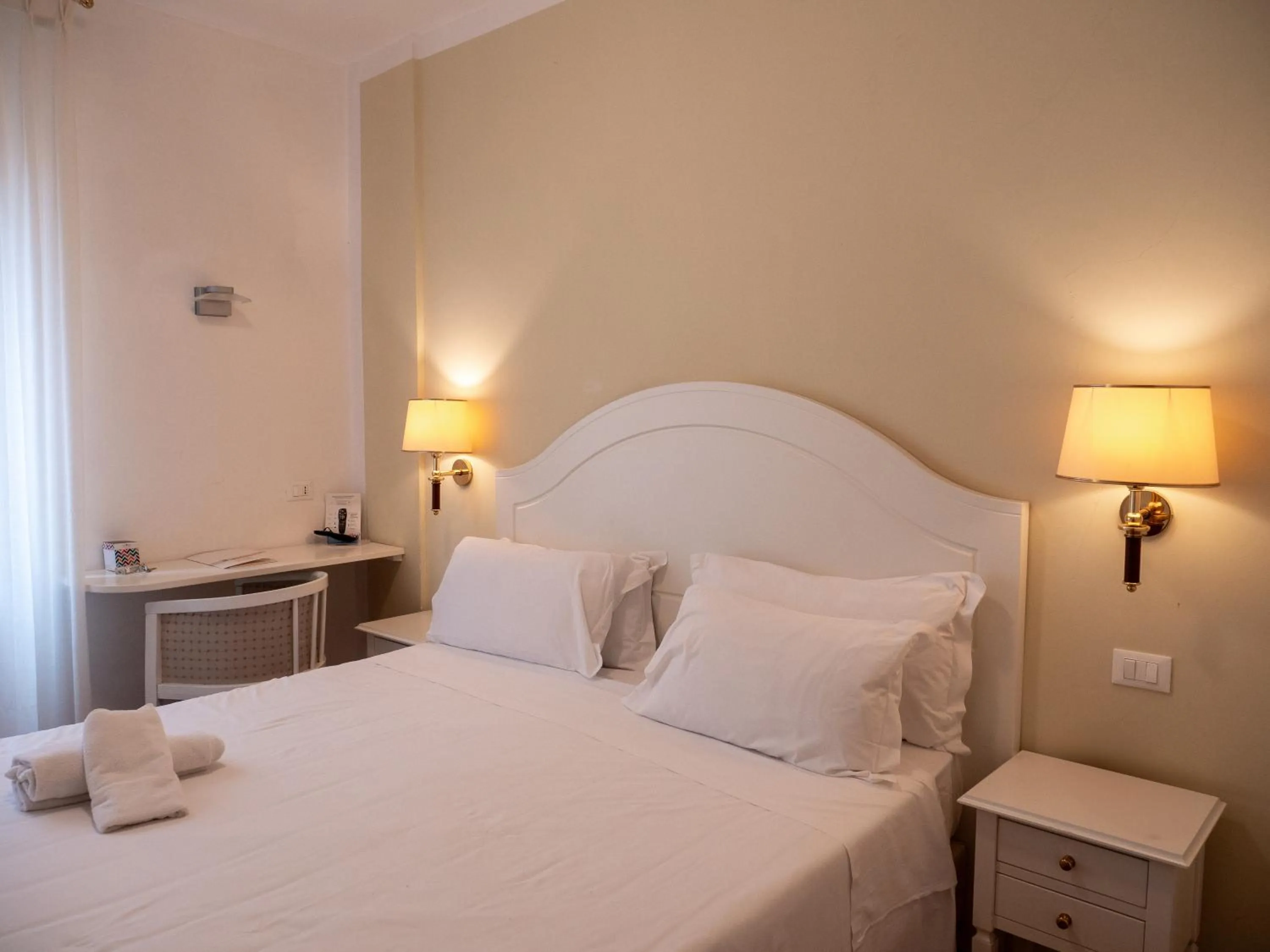 Bedroom, Bed in Grand Hotel Duomo