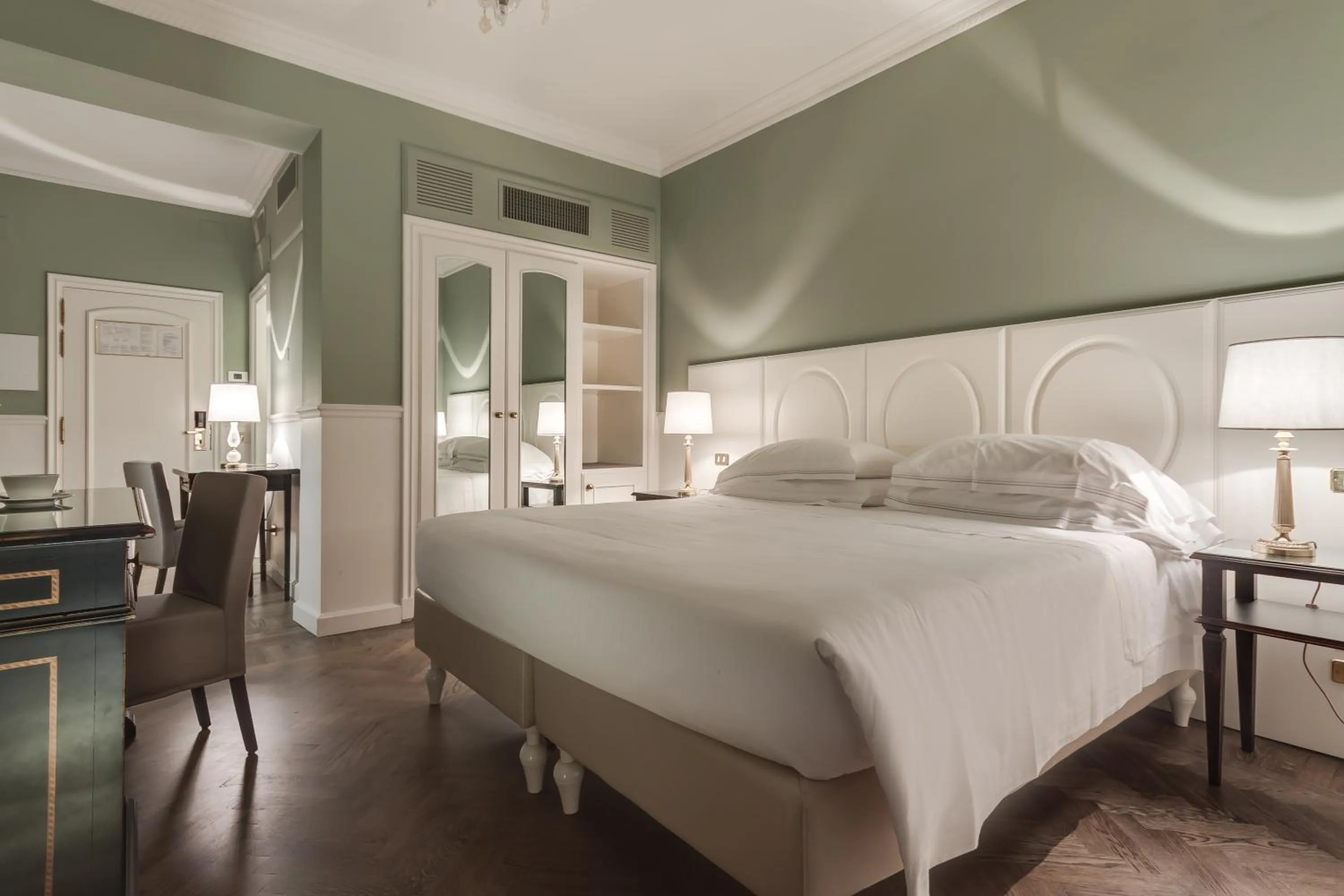 Bedroom, Bed in Plaza Hotel Lucchesi