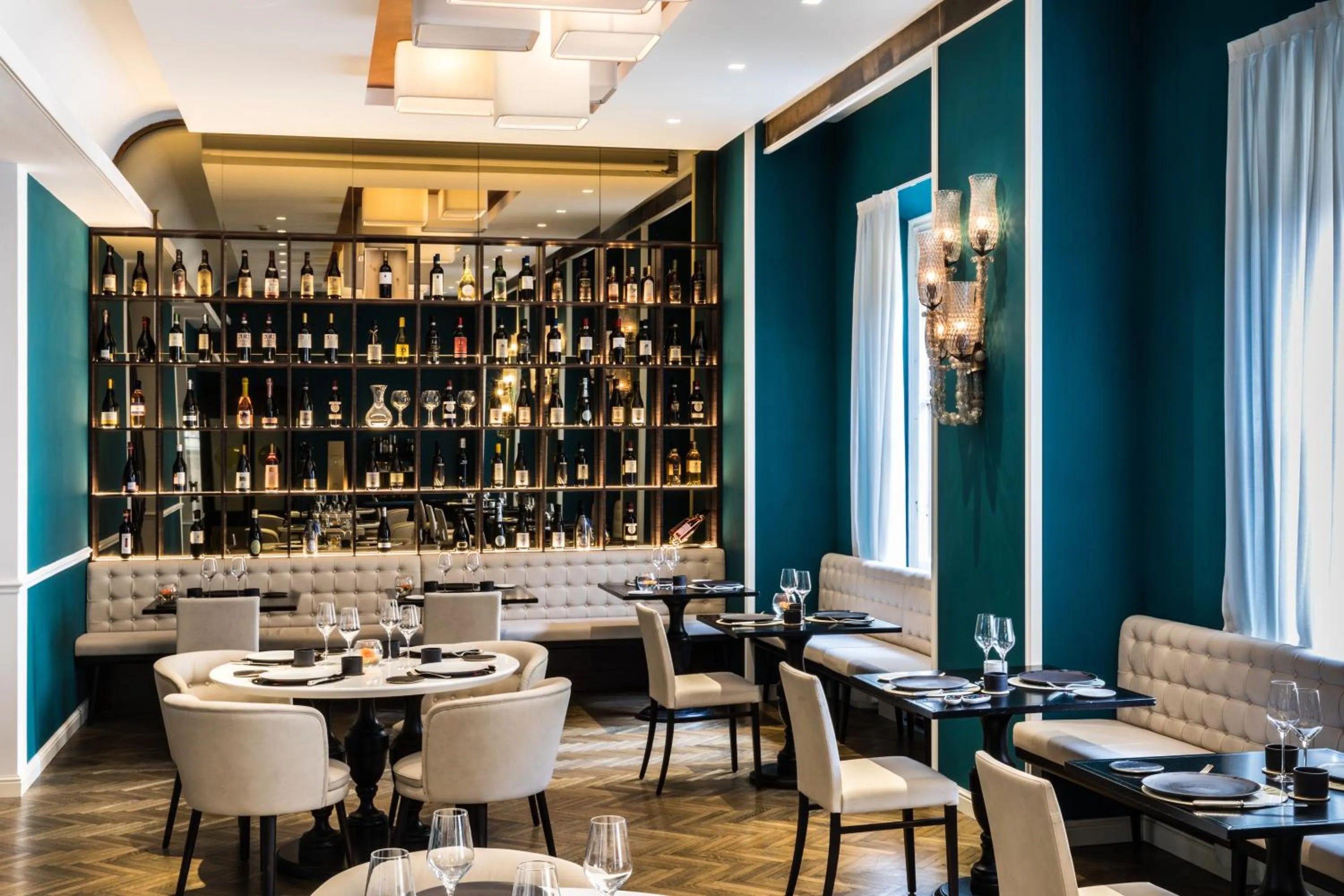 Restaurant/places to eat in Plaza Hotel Lucchesi