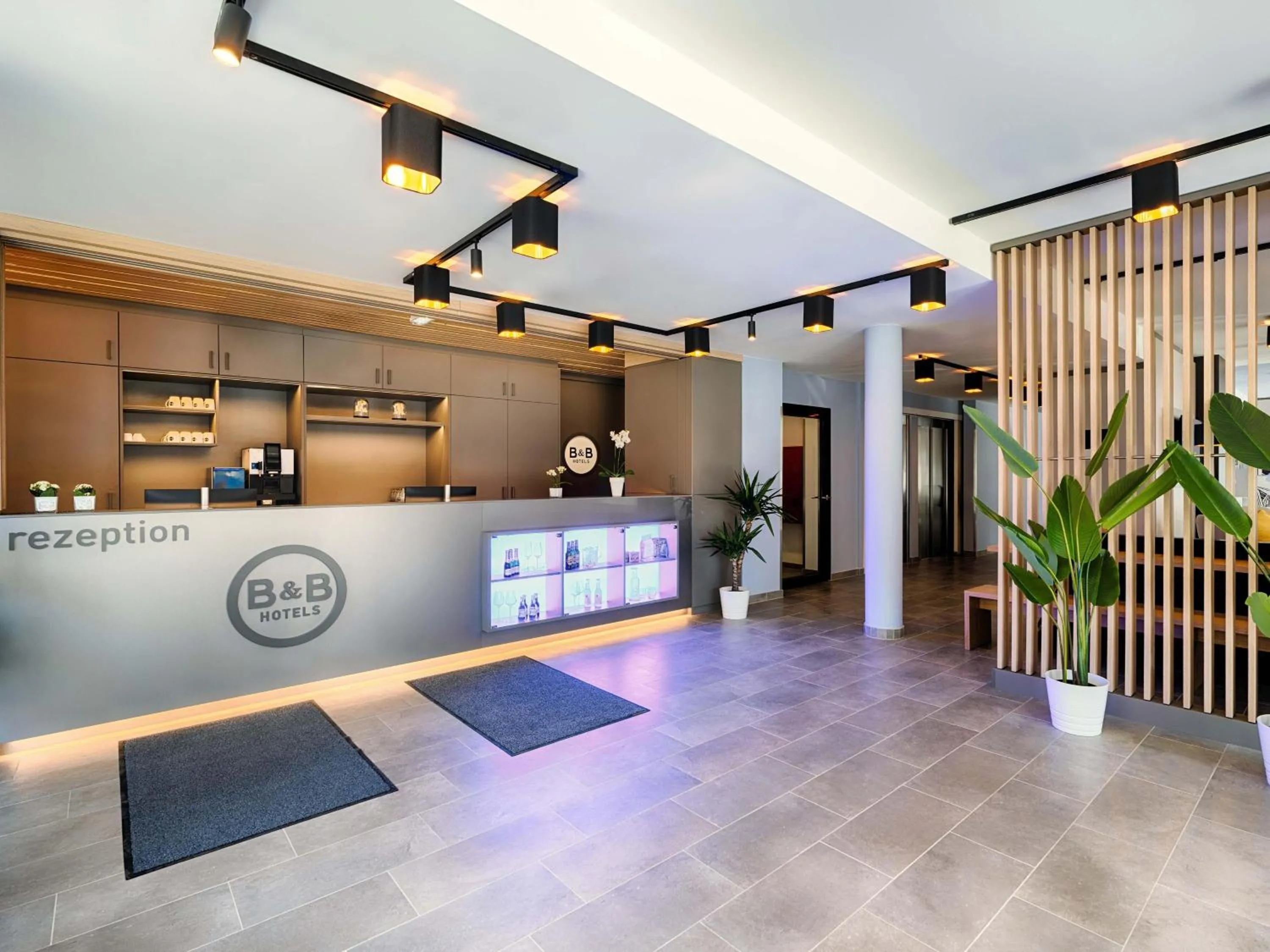 Lobby or reception in B&B Hotel Wien-Stadthalle