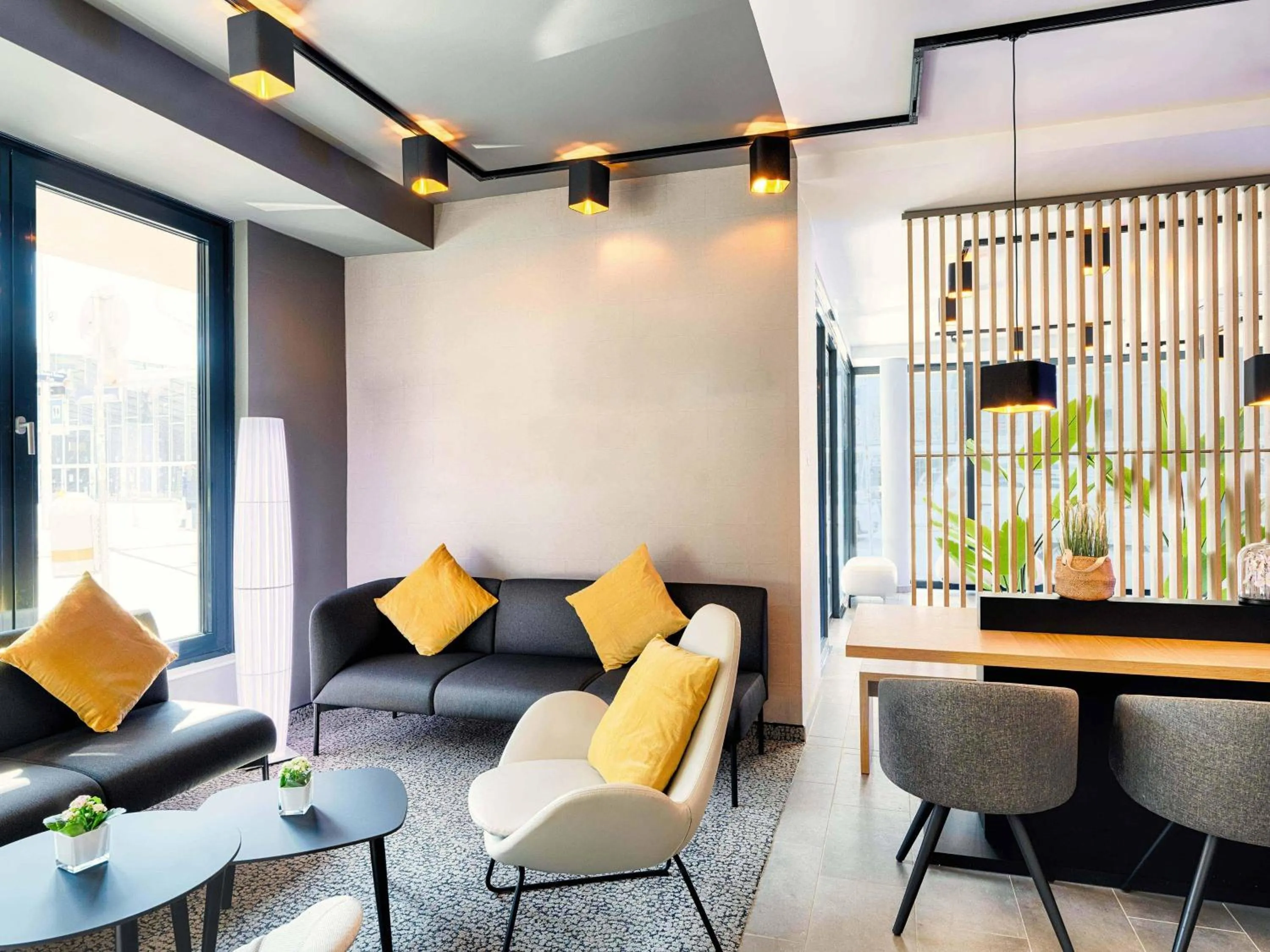 Lobby or reception in B&B Hotel Wien-Stadthalle