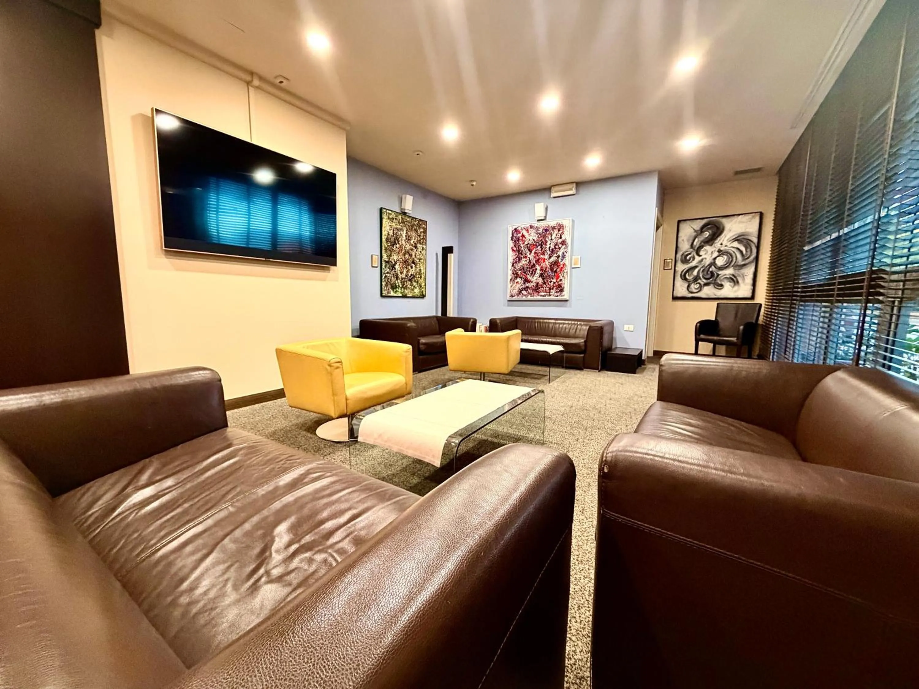 Living room in Executive Hotel