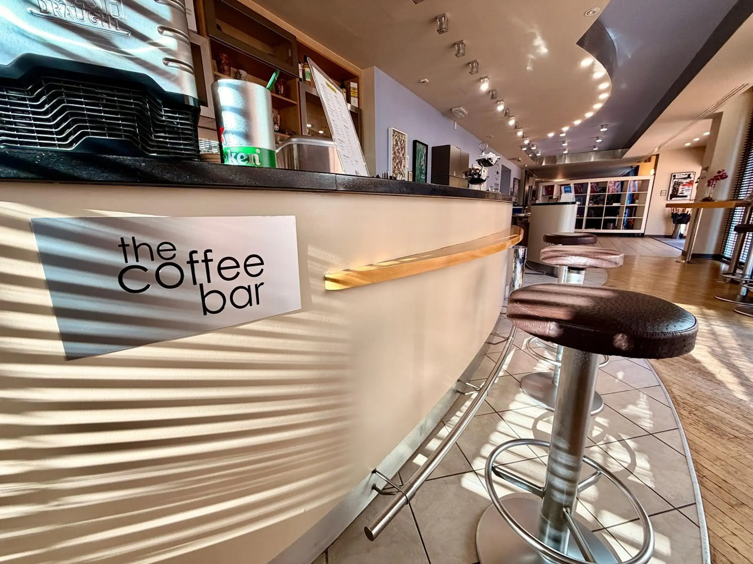 Lounge or bar in Executive Hotel Lounge or bar in Executive Hotel