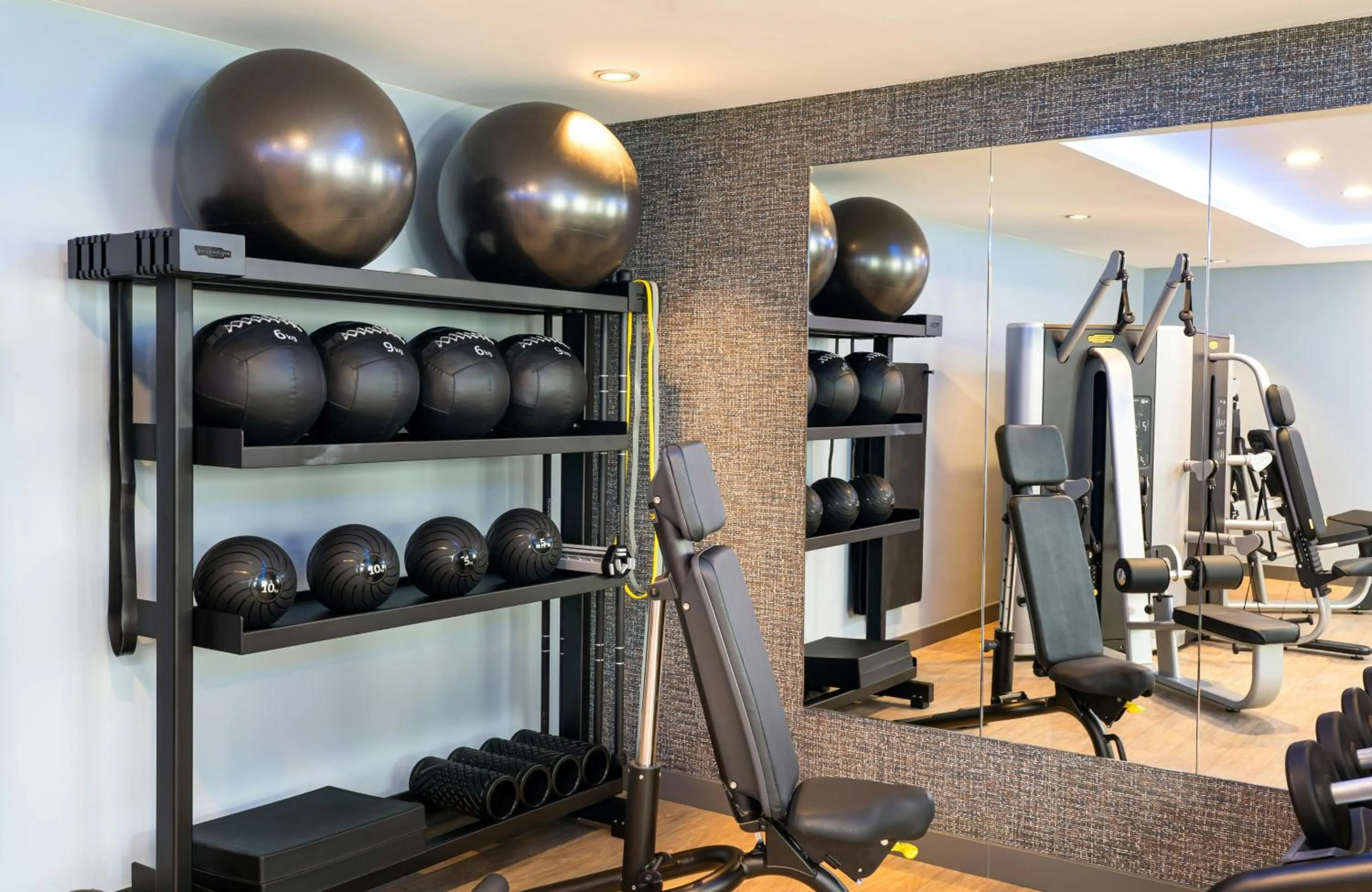 Fitness centre/facilities in Leonardo Hotel Hamburg Altona
