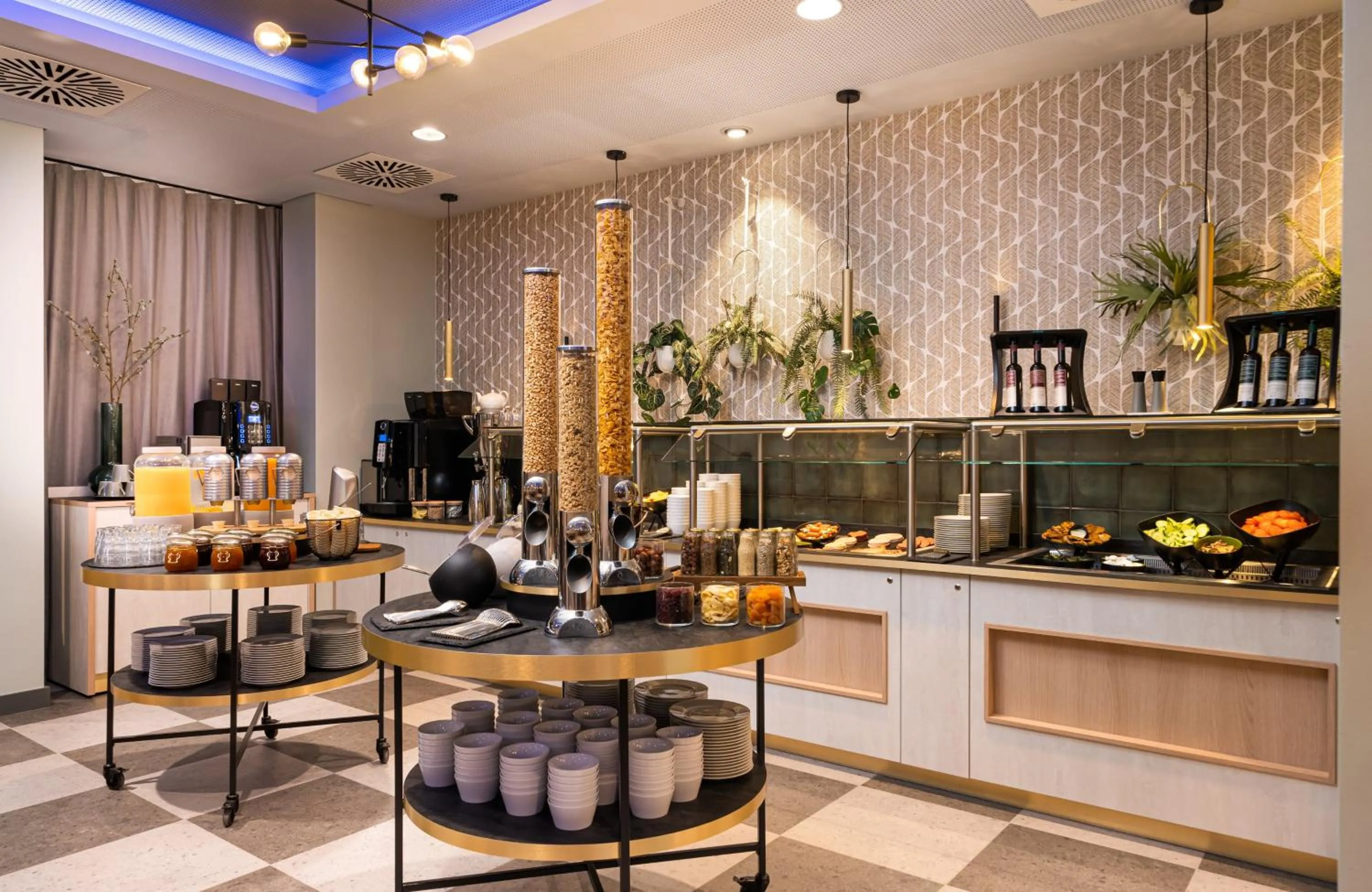 Buffet breakfast in Leonardo Hotel Hamburg Altona