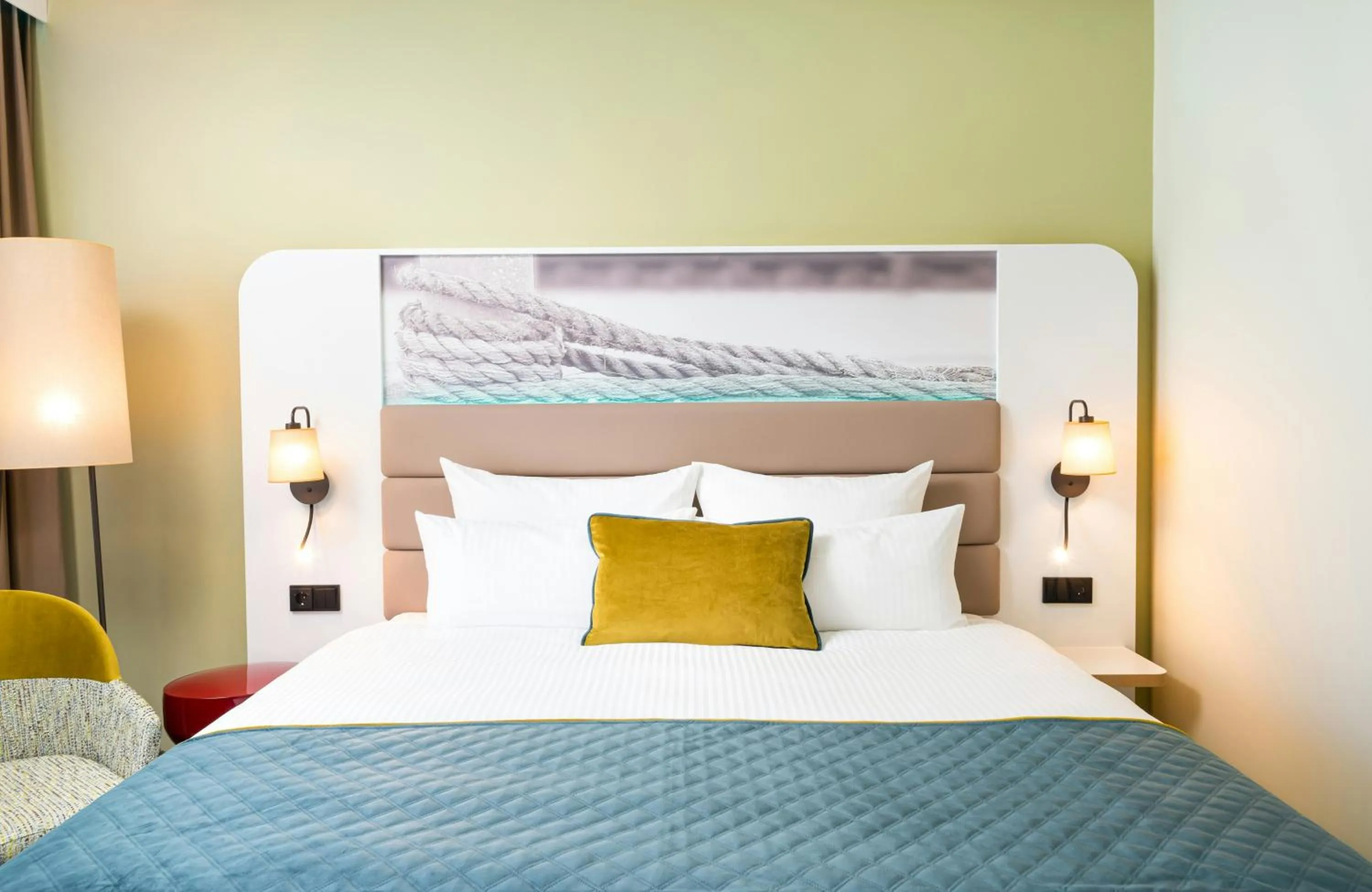 Photo of the whole room, Bed in Leonardo Hotel Hamburg Altona