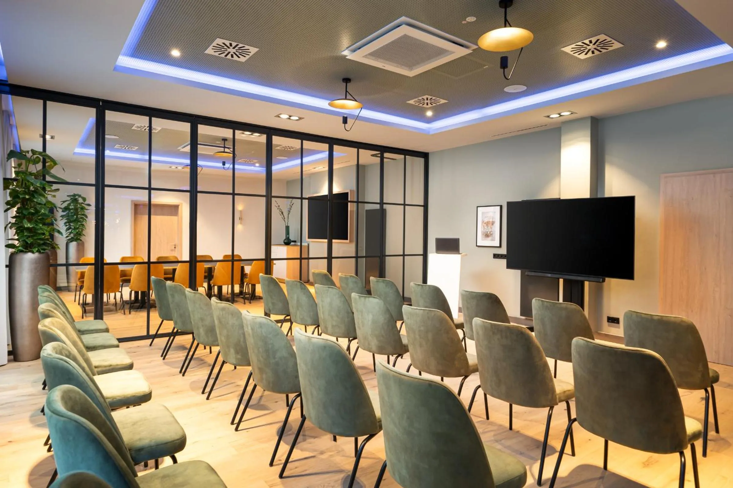 Meeting/conference room in Leonardo Hotel Hamburg Altona