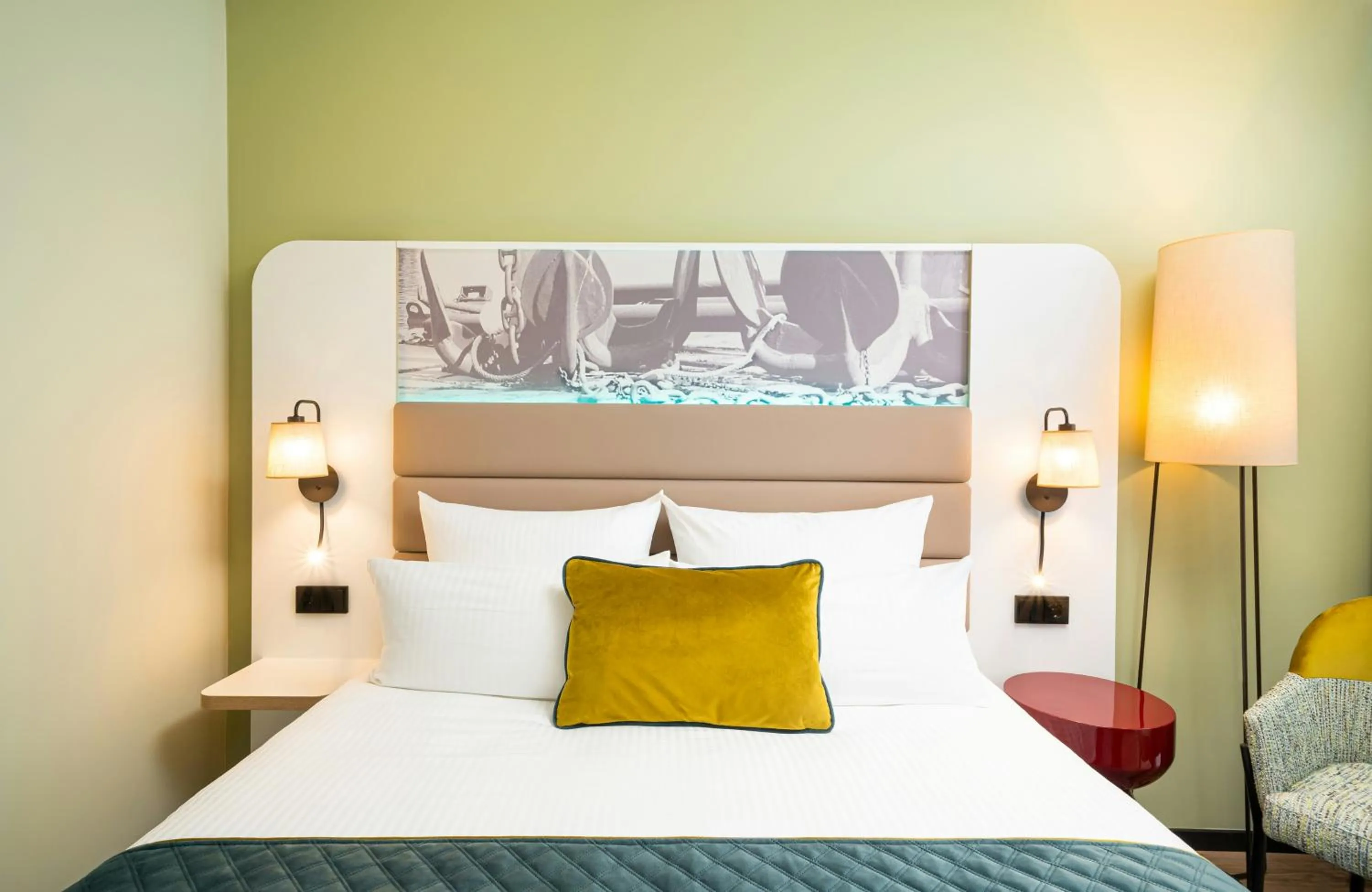 Photo of the whole room, Bed in Leonardo Hotel Hamburg Altona