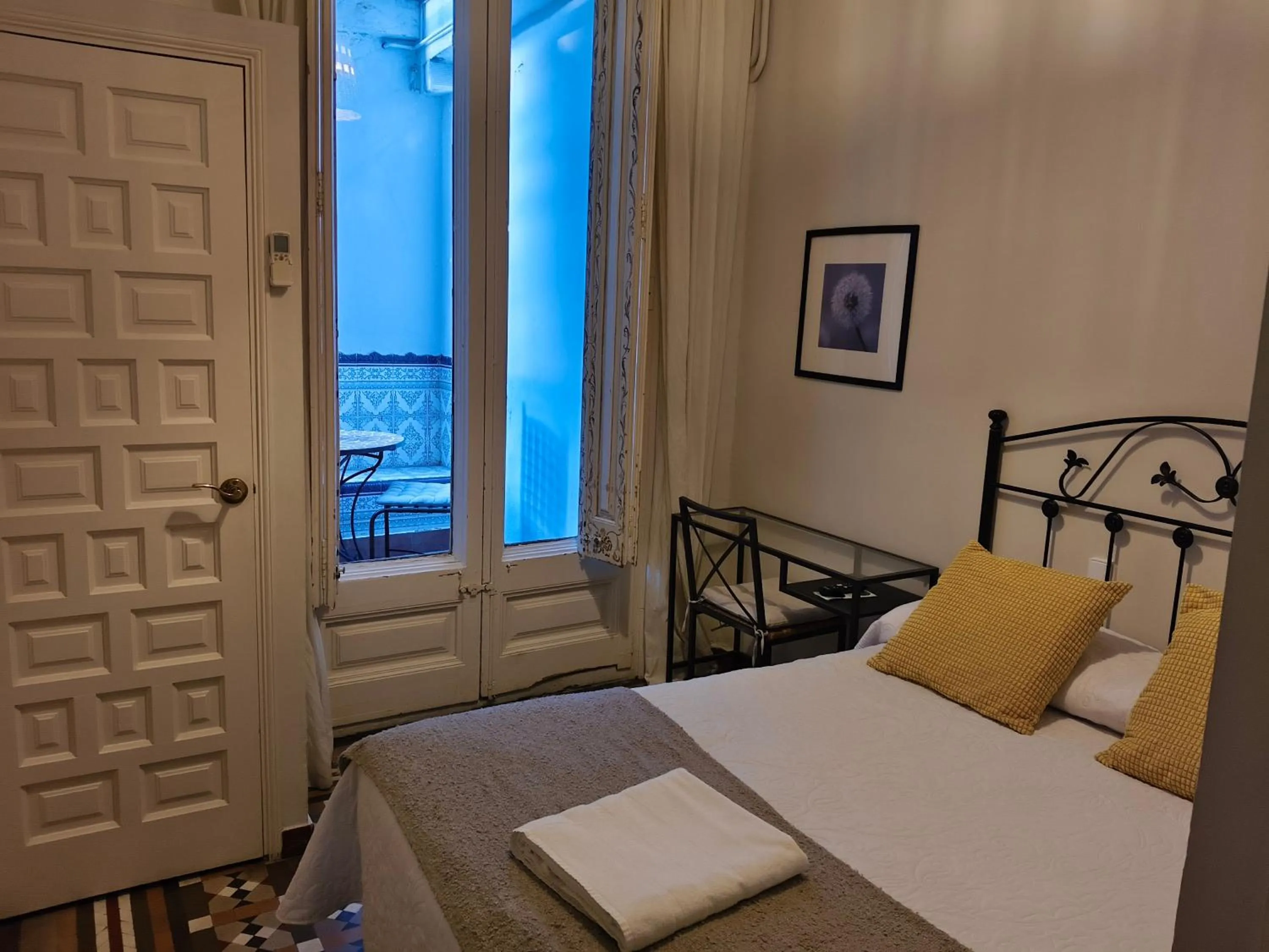 Bed in Casa Consell Bailen, Guest House