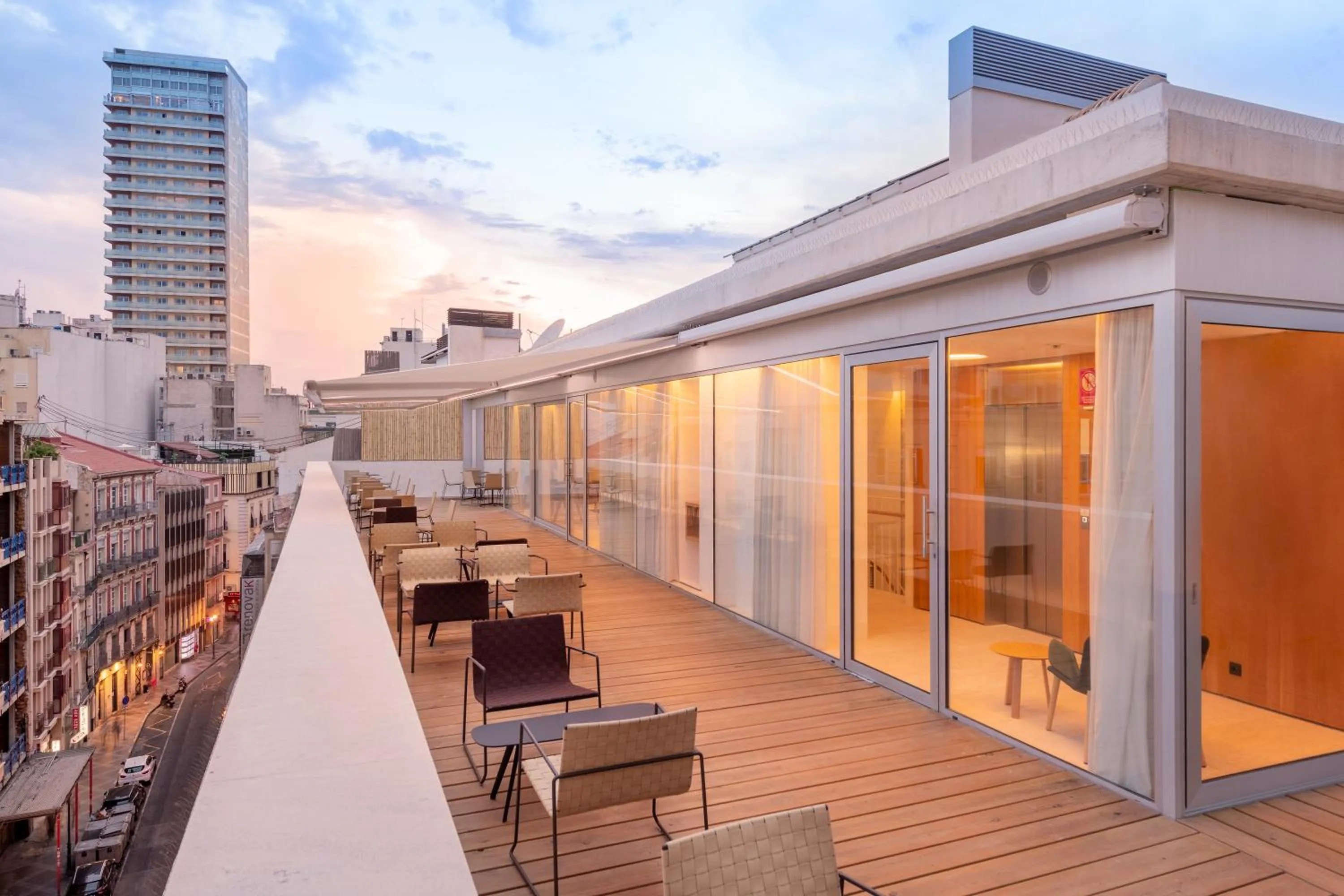 Restaurant/places to eat in Eurostars Pórtico Alicante