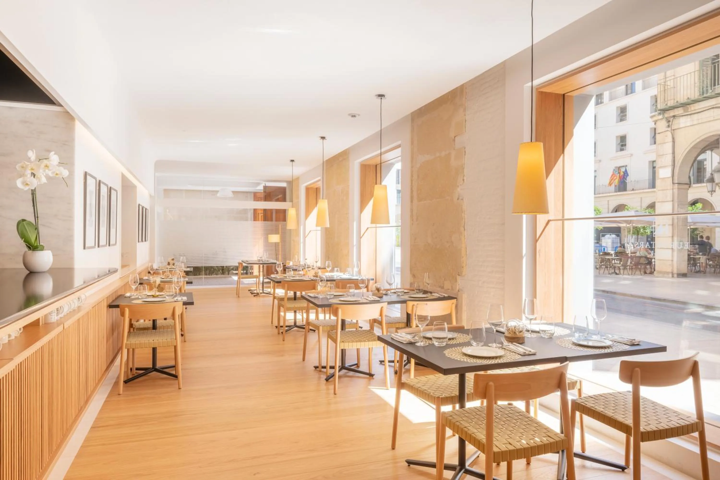 Restaurant/places to eat in Eurostars Pórtico Alicante