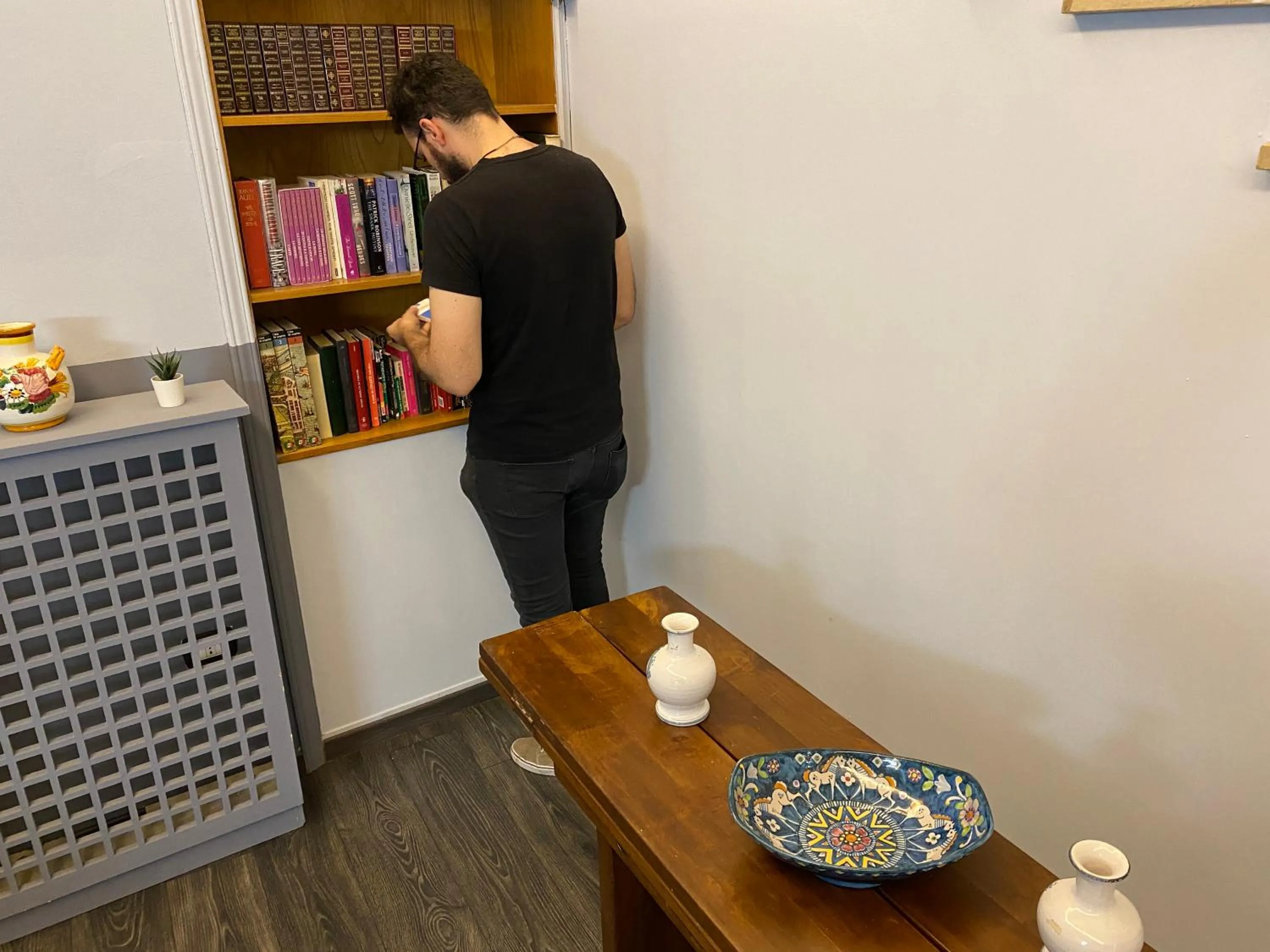 Library in Hotel Gioia