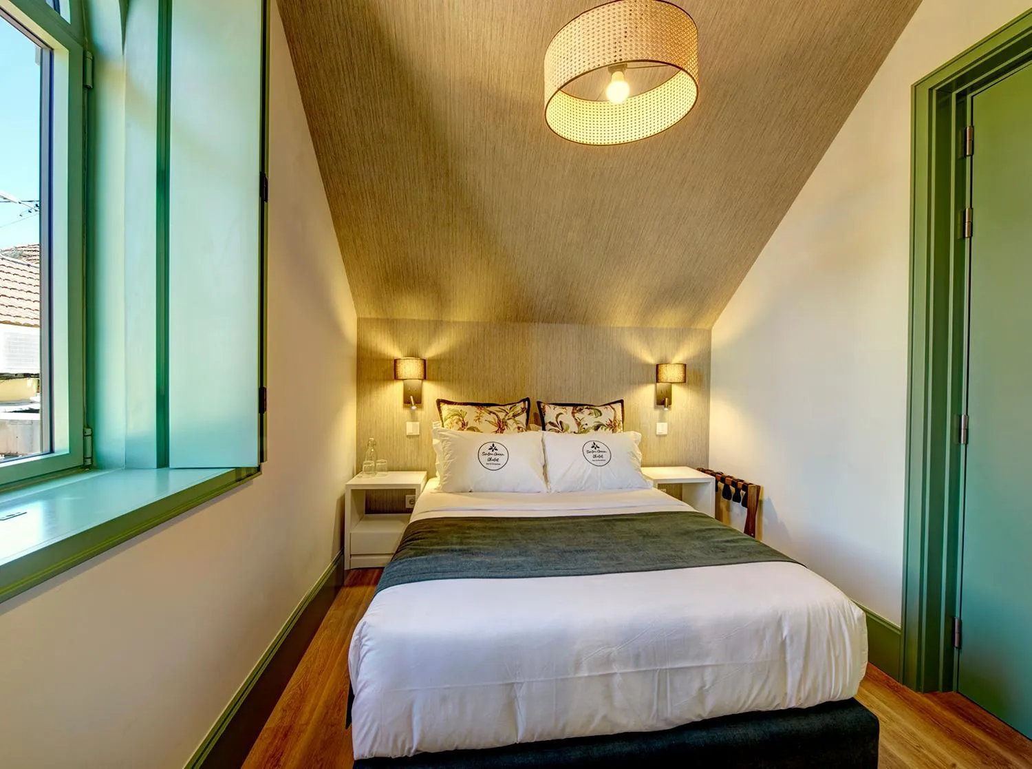 Bedroom, Bed in Sintra Green Chalet Bed & Breakfast