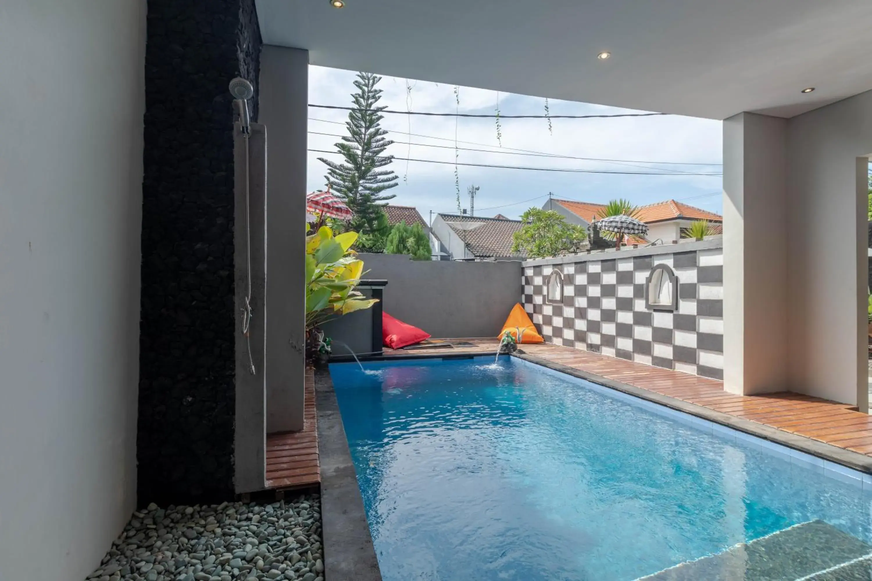 Swimming pool in Josh Guest House Swimming pool in Josh Guest House