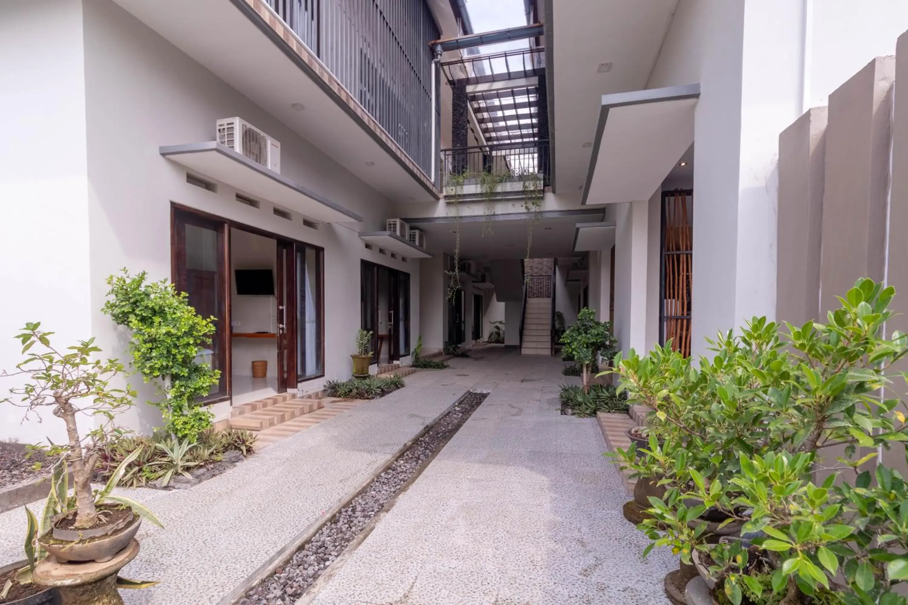 Property building in Josh Guest House Property building in Josh Guest House